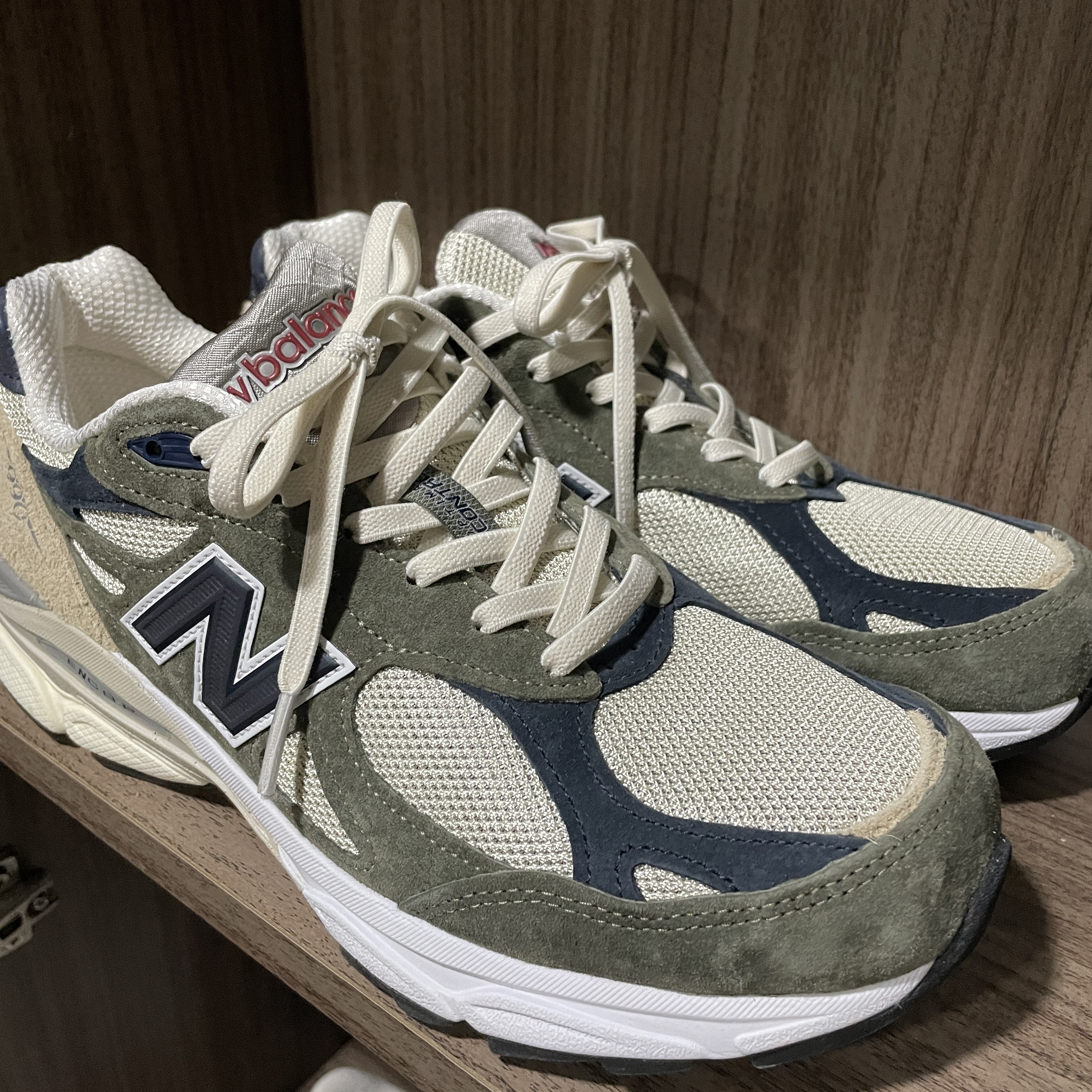 New Balance 990v3 Made in USA Olive 착용 스타일
