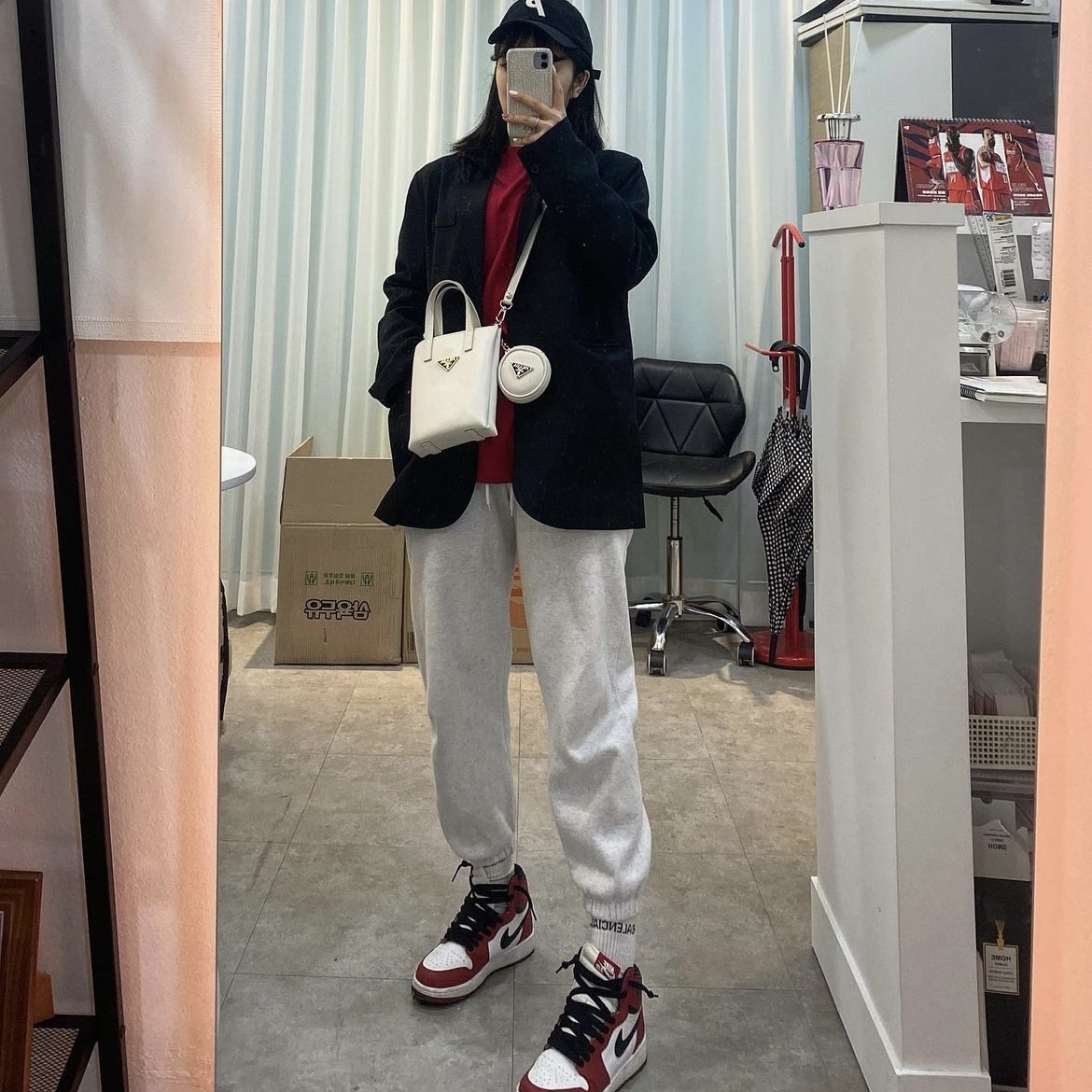 Jordan 1 Retro High OG Chicago 2022, Palace P 6-Panel Black - 23SS 착용 스타일