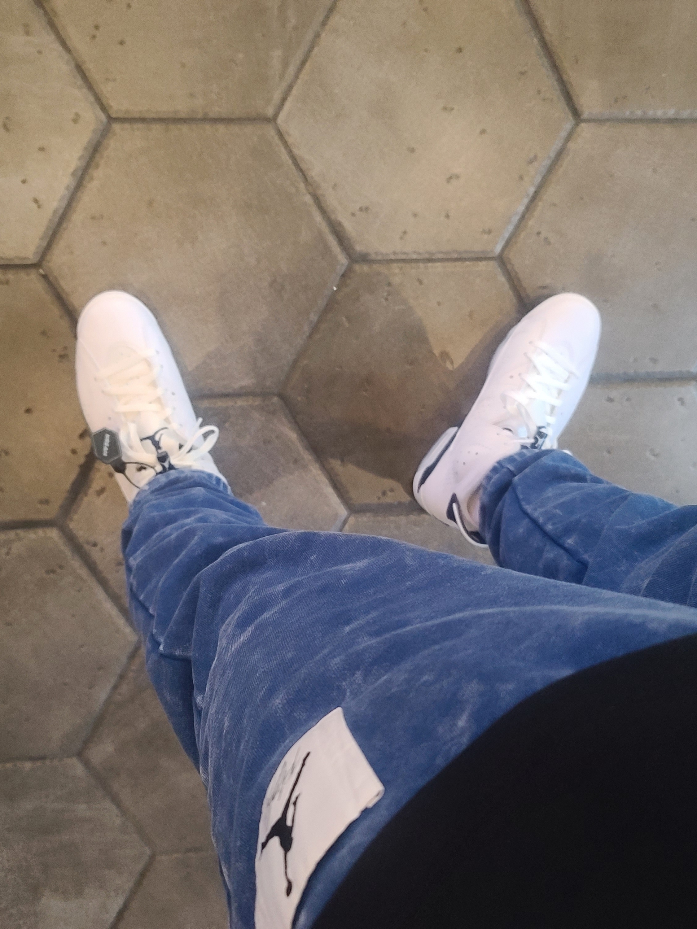 Jordan 6 Retro Midnight Navy 착용 스타일