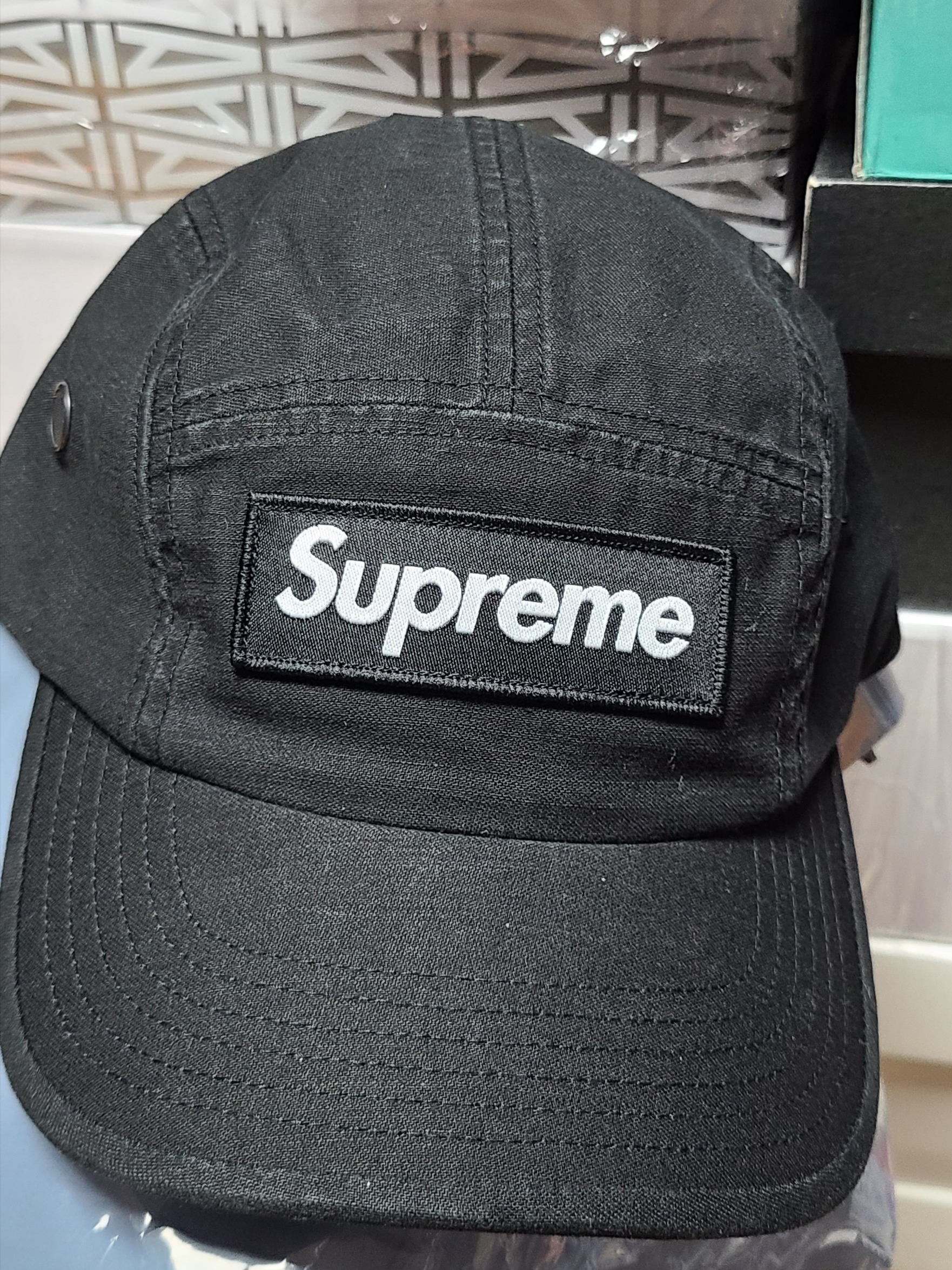 Supreme Military Camp Cap Black - 22FW 착용 스타일 - 1