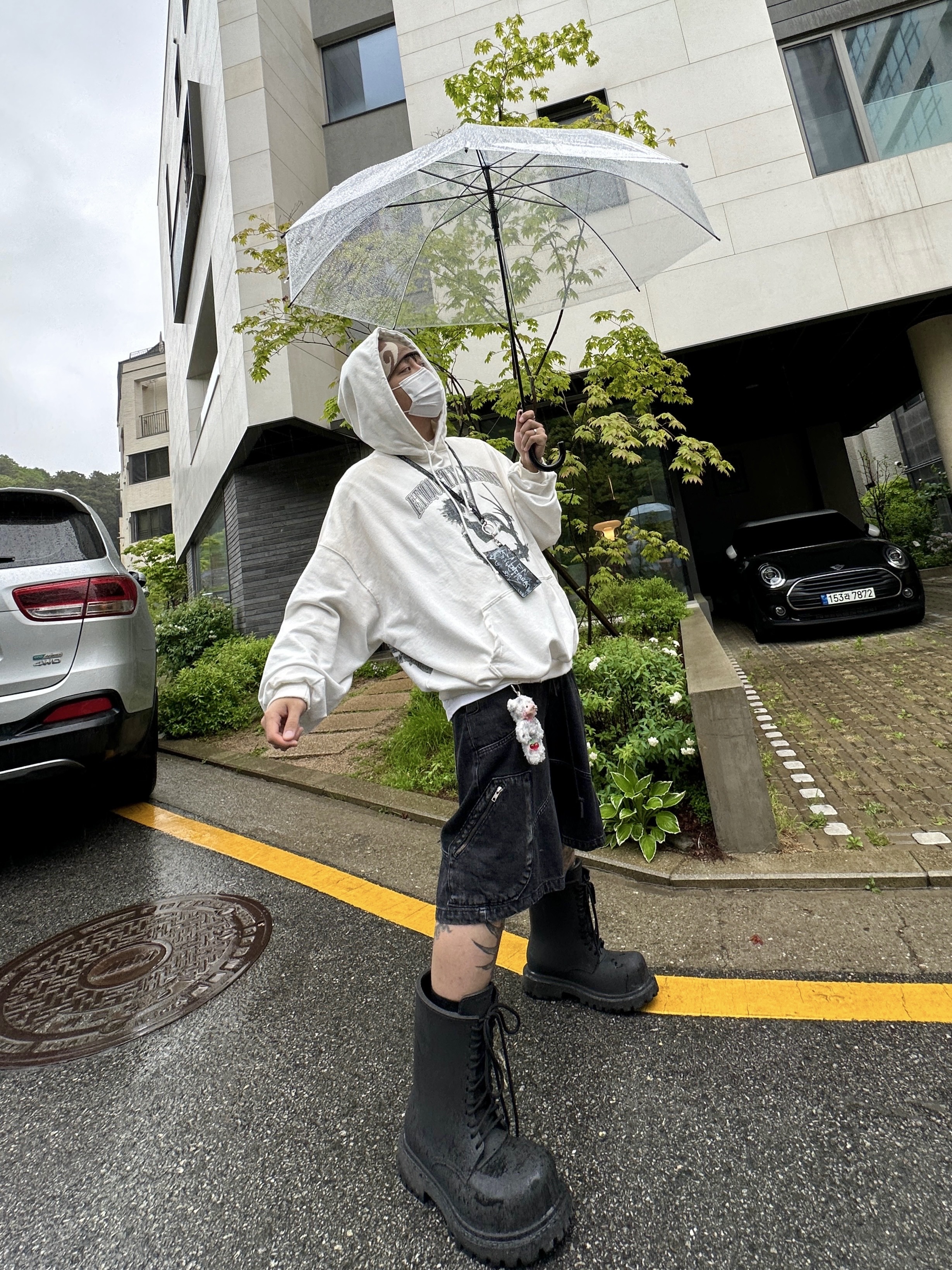 Project G/R x Atmos Etiquette Lesson Vintage Washed Hoodie White, Sansan Gear Logo Beanie Brown - 22FW 착용 스타일 - 1