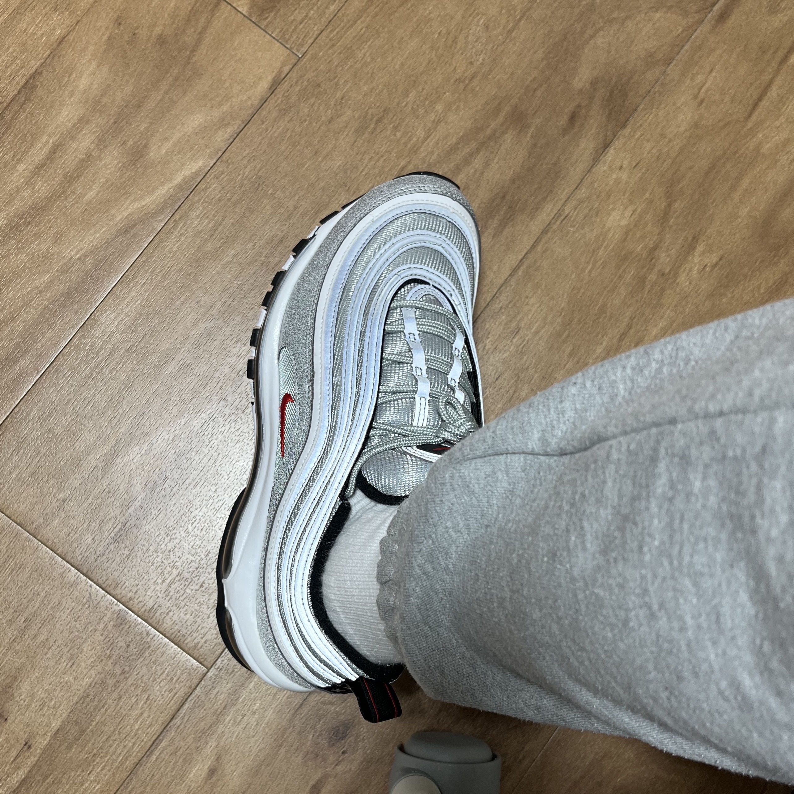 Nike Air Max 97 OG Silver Bullet 2022 착용 스타일