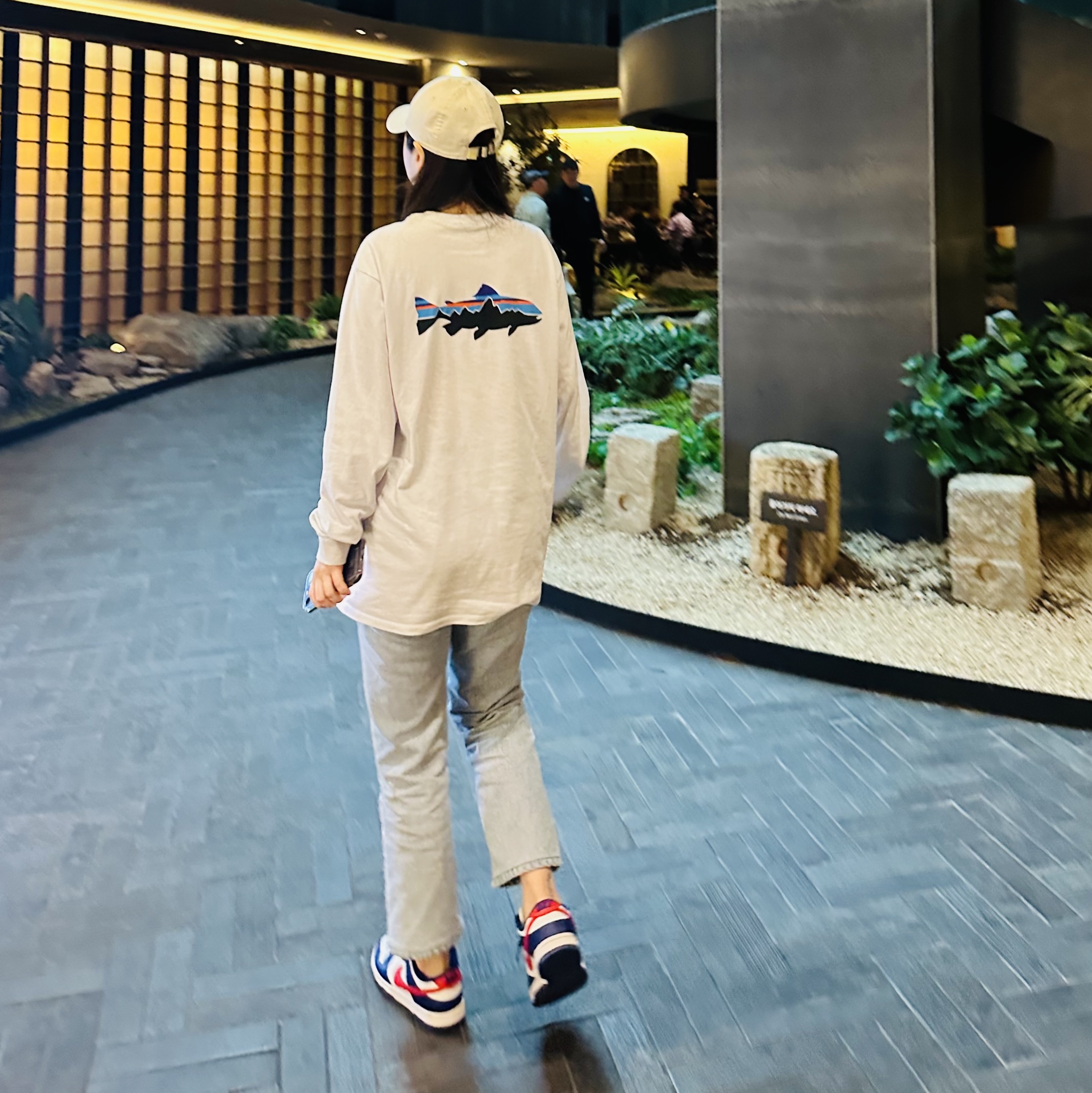 (W) Nike Dunk Low White and University Red 착용 스타일