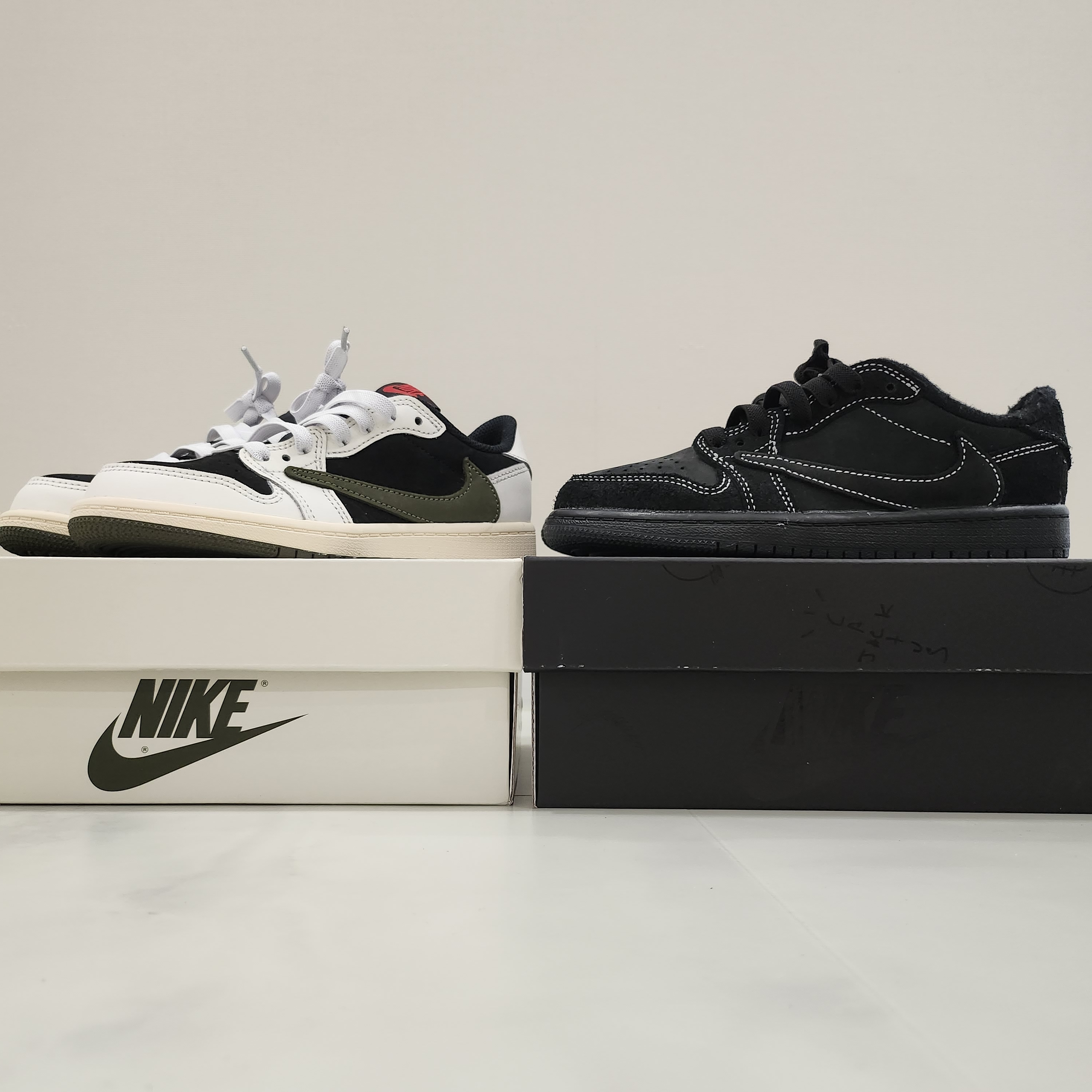 (PS) Jordan 1 x Travis Scott Retro Low OG SP Medium Olive, (PS) Jordan 1 x Travis Scott Retro Low OG SP Black Phantom 착용 스타일 - 1