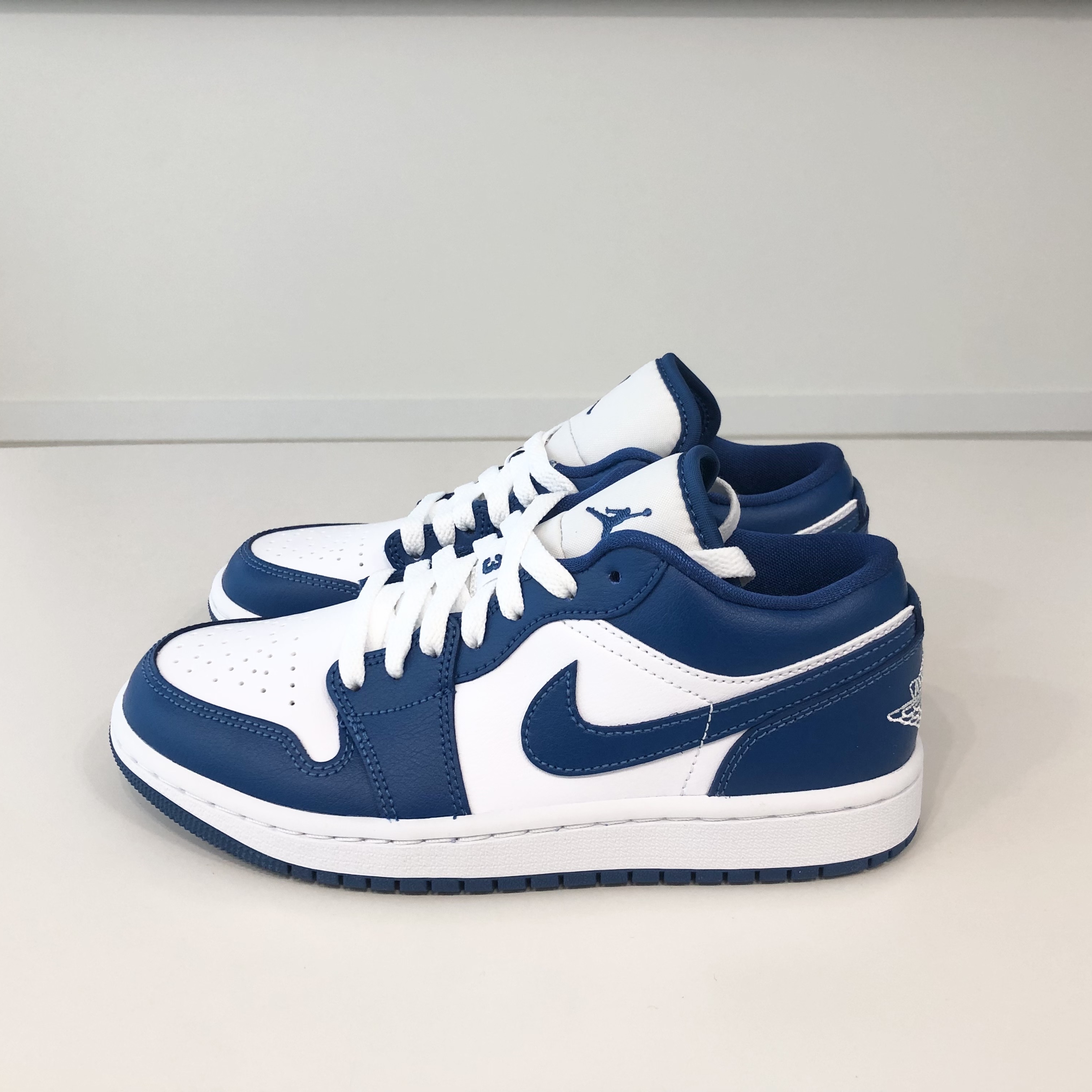(W) Jordan 1 Low White Dark Marina Blue 착용 스타일