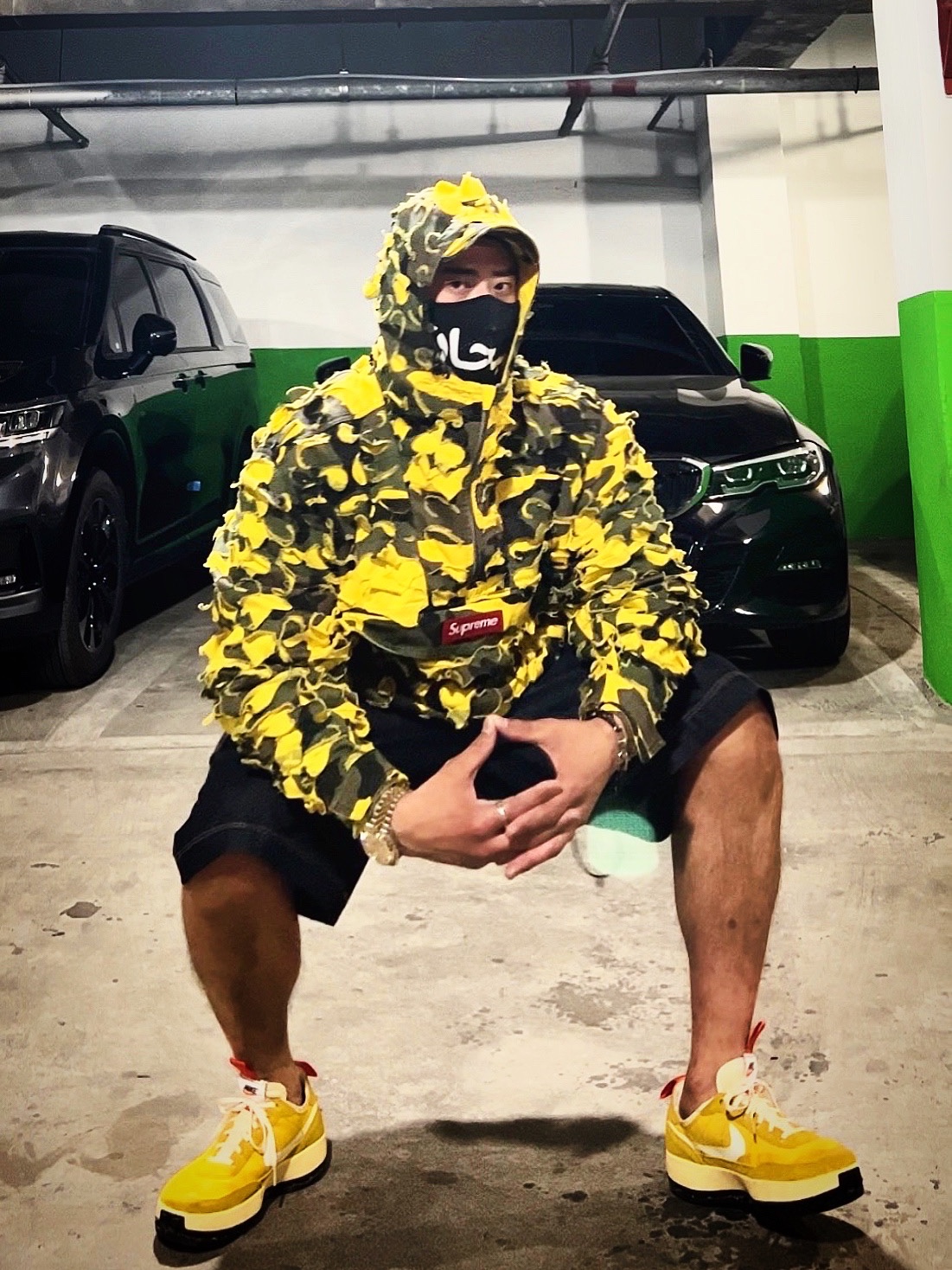 Supreme Griffin Camp Cap Yellow Camo - 22FW, Supreme x Griffin Anorak Yellow Camo - 22FW 착용 스타일 - 3