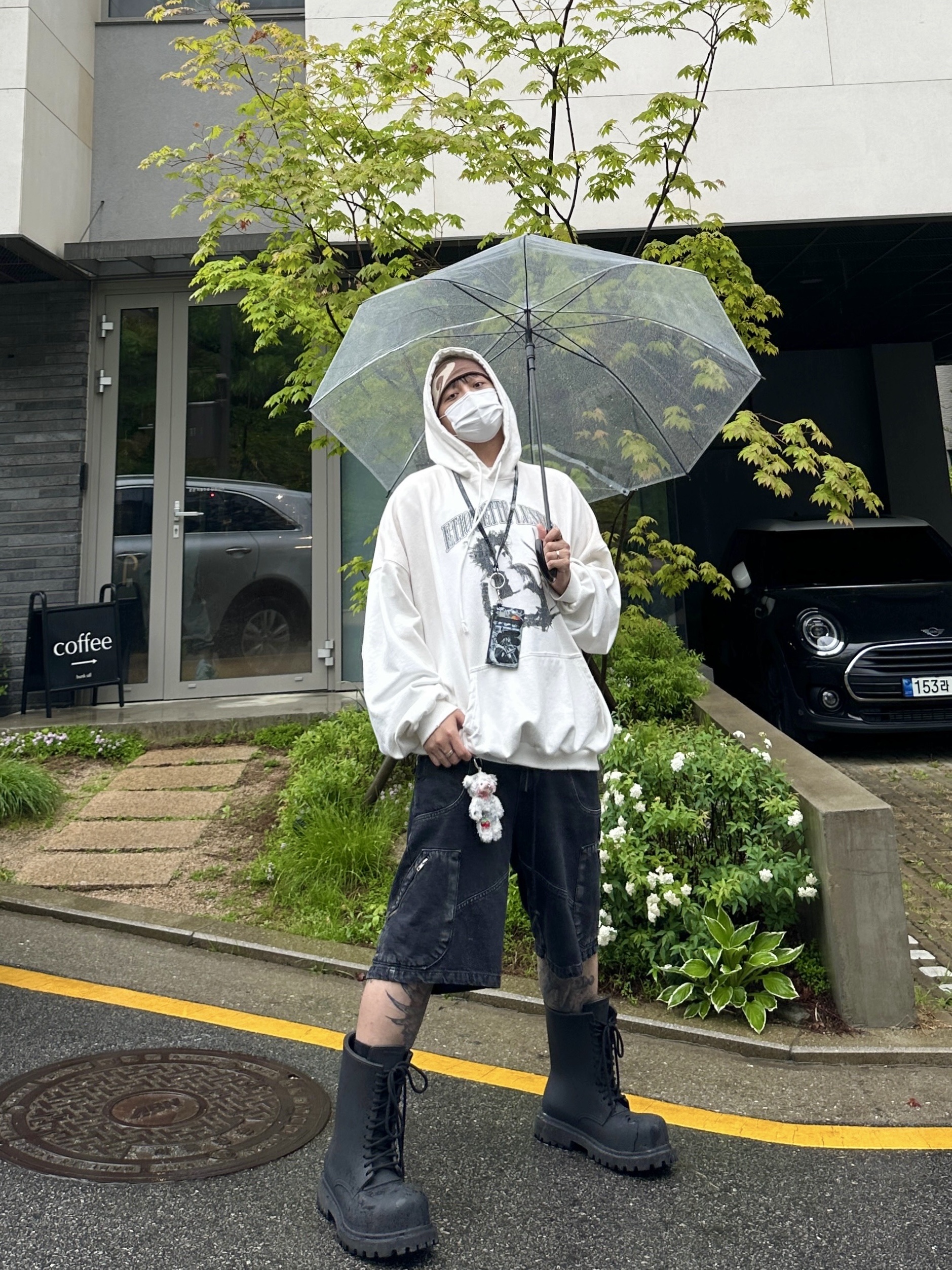 Project G/R x Atmos Etiquette Lesson Vintage Washed Hoodie White, Sansan Gear Logo Beanie Brown - 22FW 착용 스타일 - 3