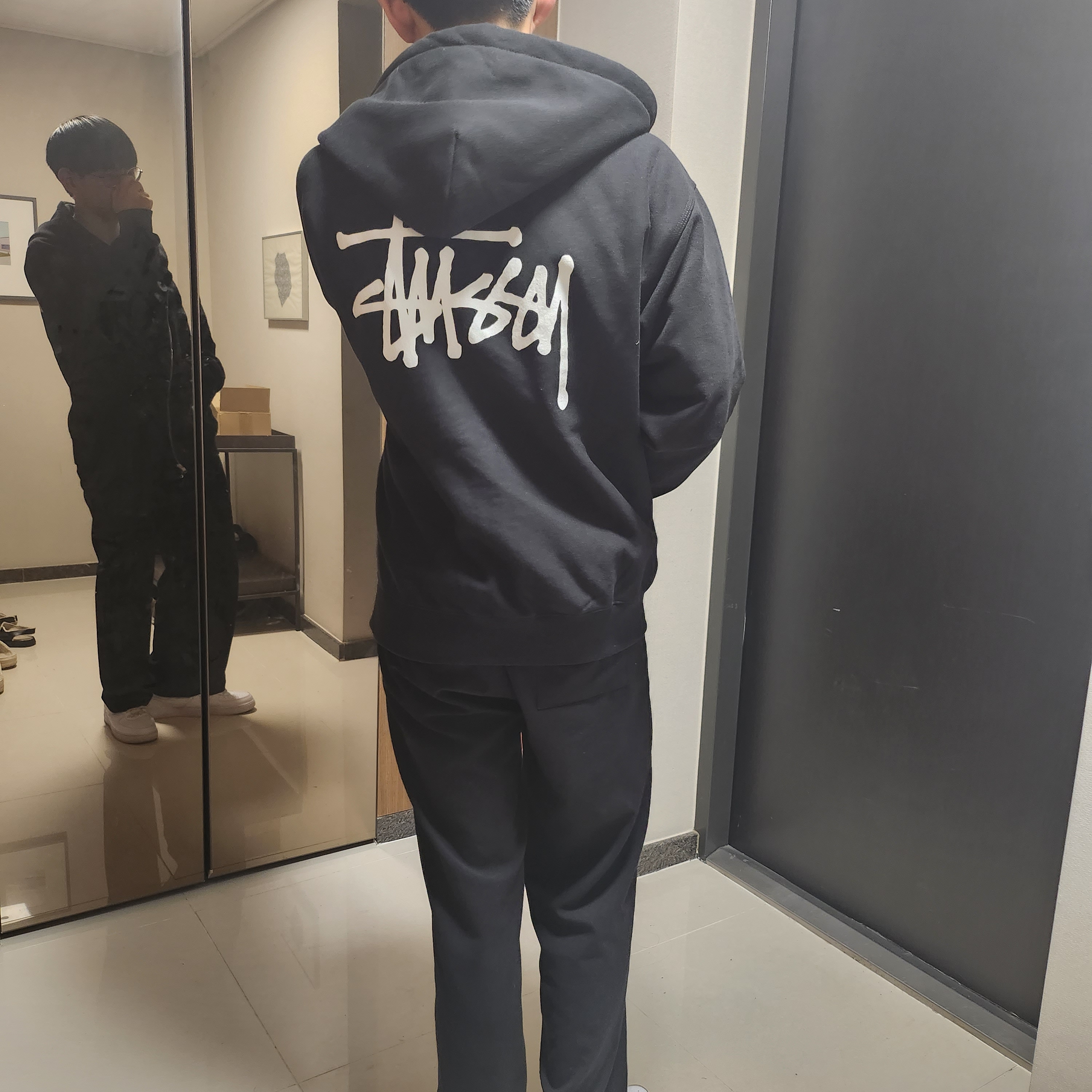 Stussy Basic Stussy Zip Hoodie Black 2023 착용 스타일 - 1