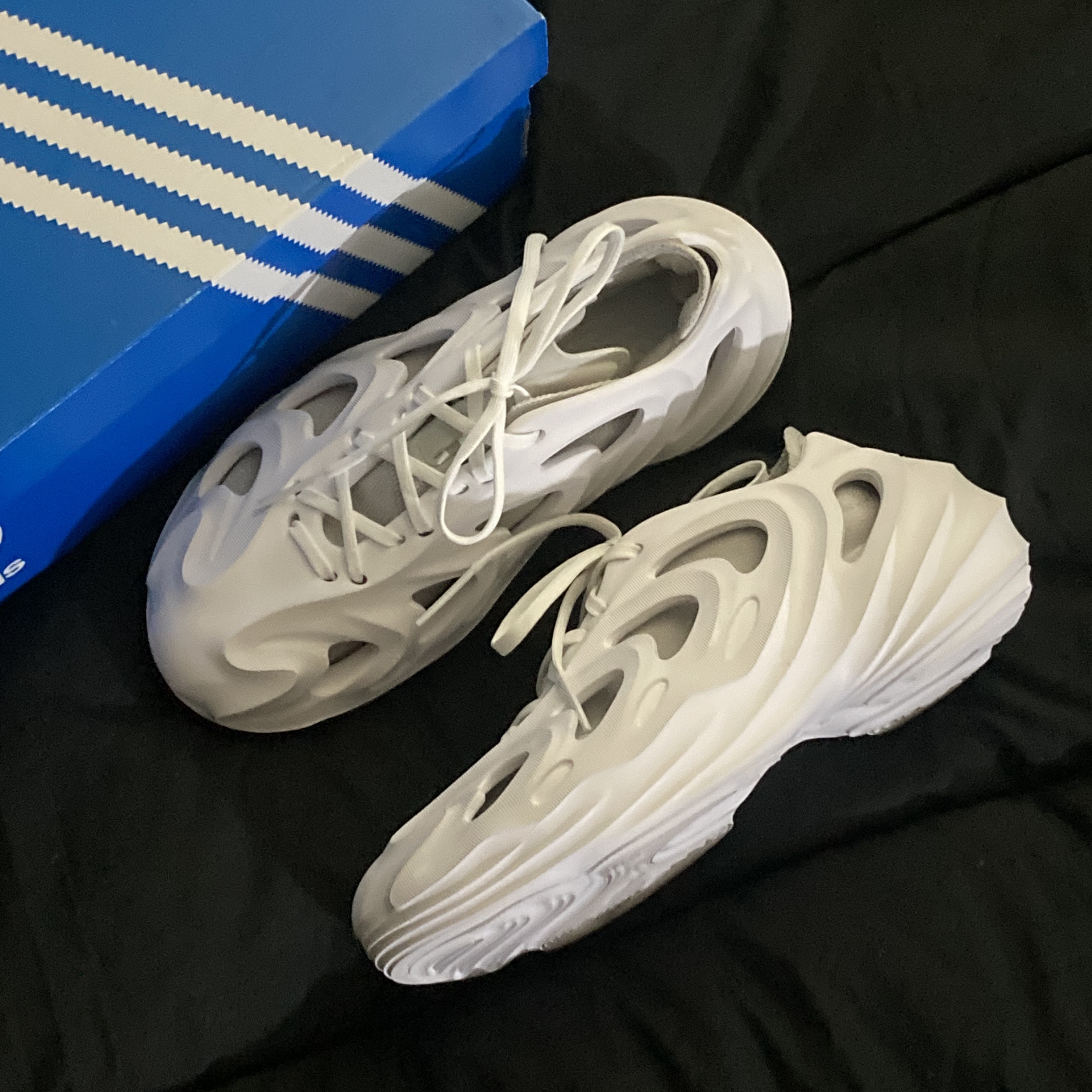Adidas Adifom Q Cloud White Grey 착용 스타일 - 1