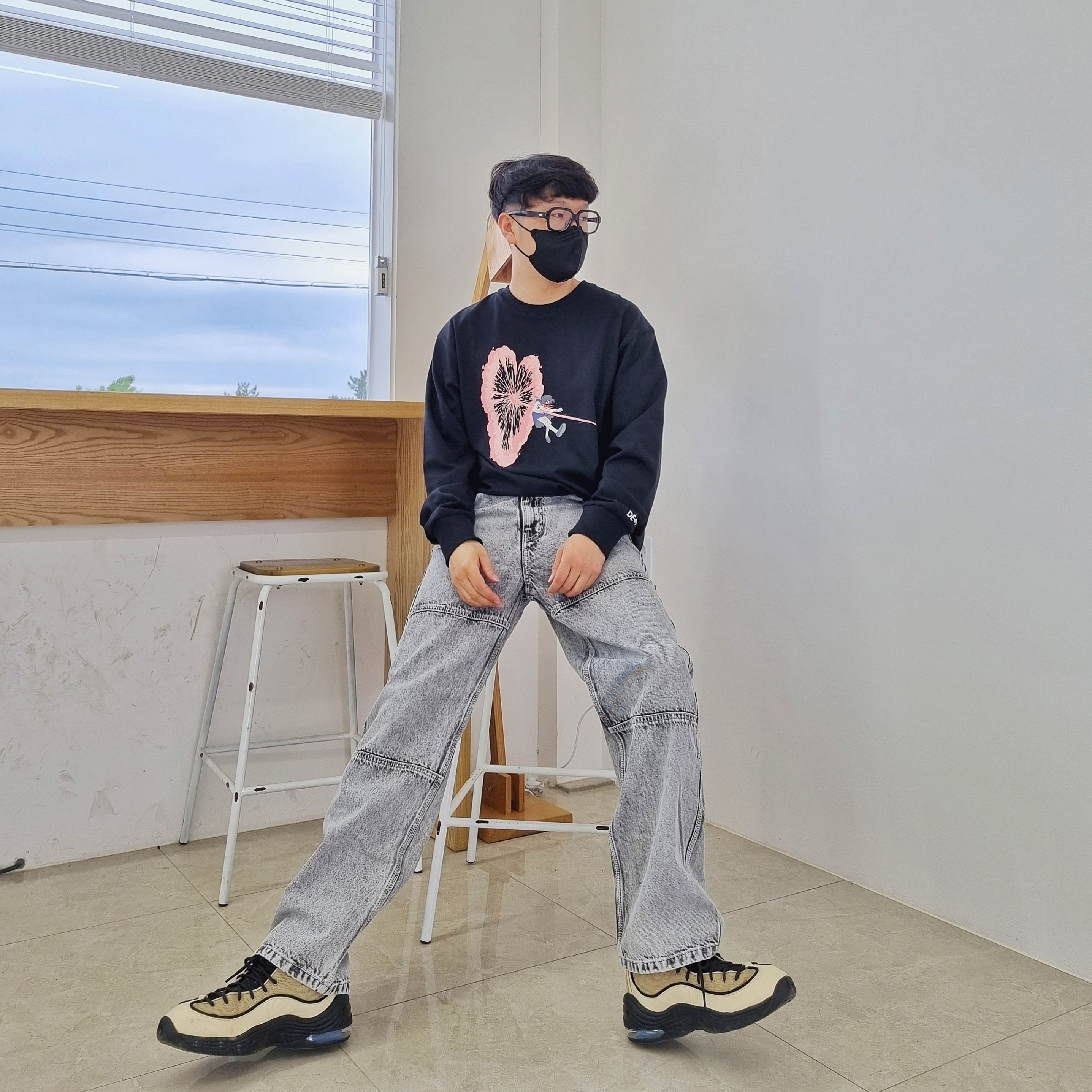나이키 x 스투시 에어 페니 2 라탄 앤 라임스톤 착용 스타일 - 5