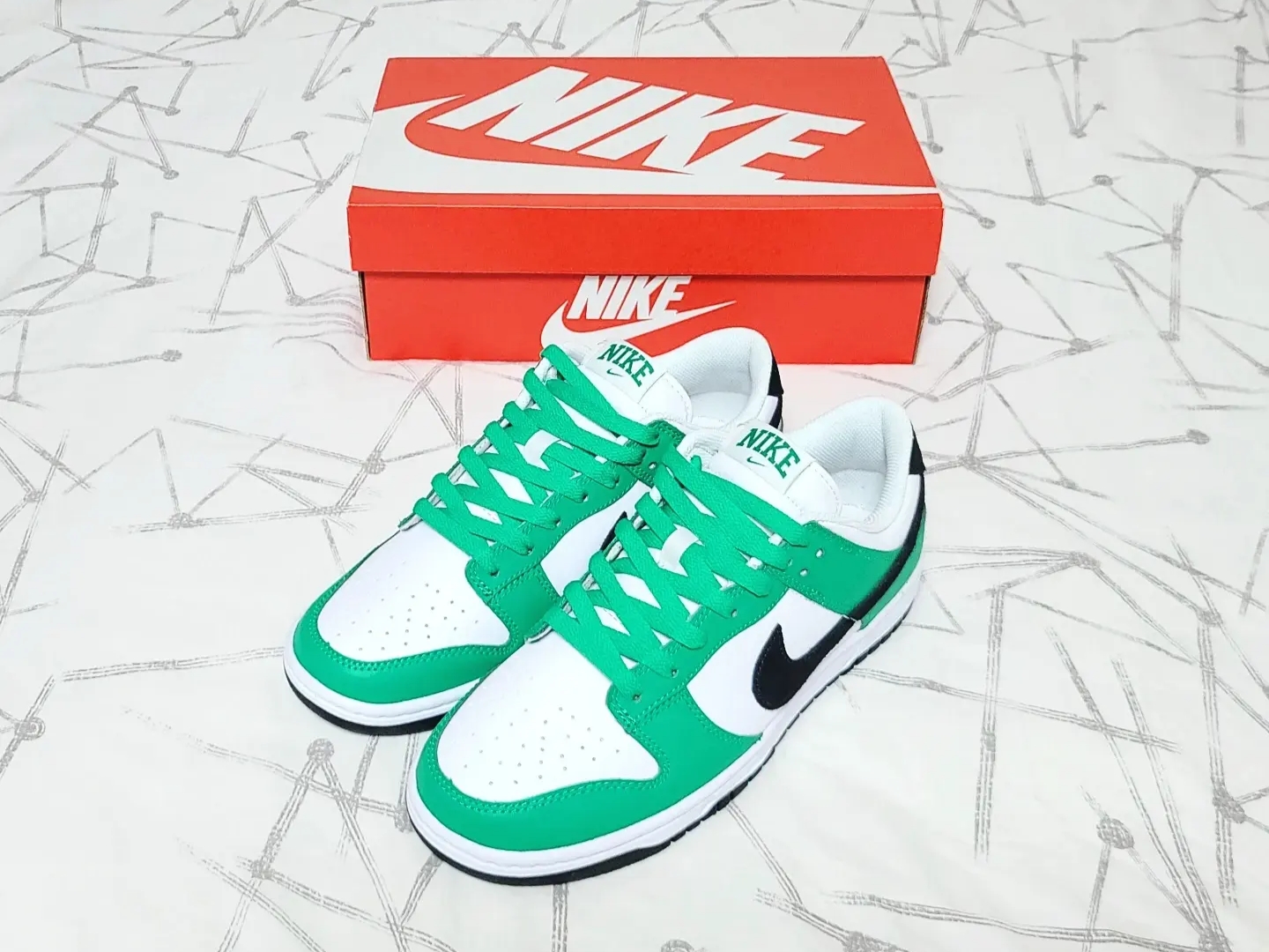 Nike Dunk Low White Green 착용 스타일 - 1