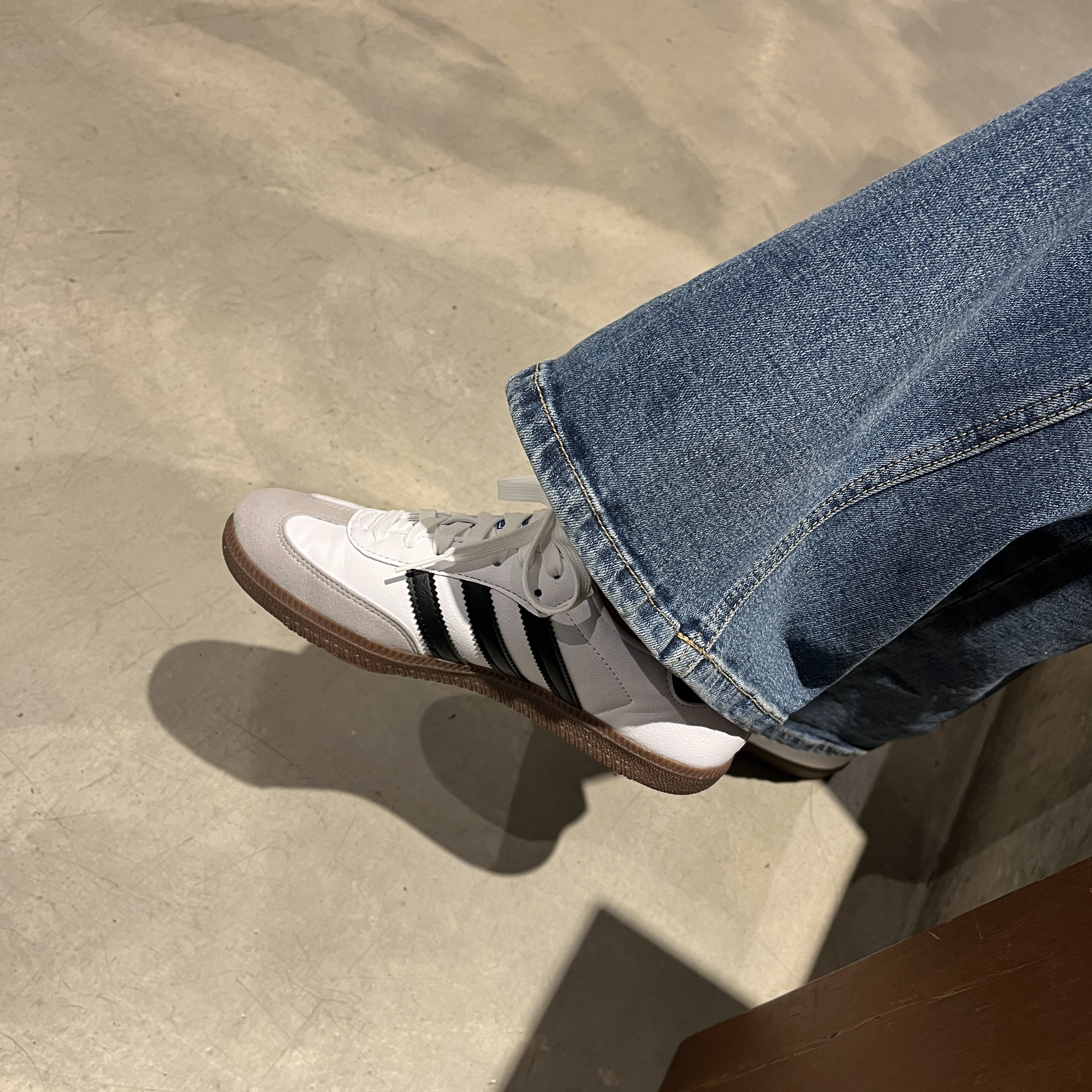 Adidas Samba Vegan White Black 착용 스타일