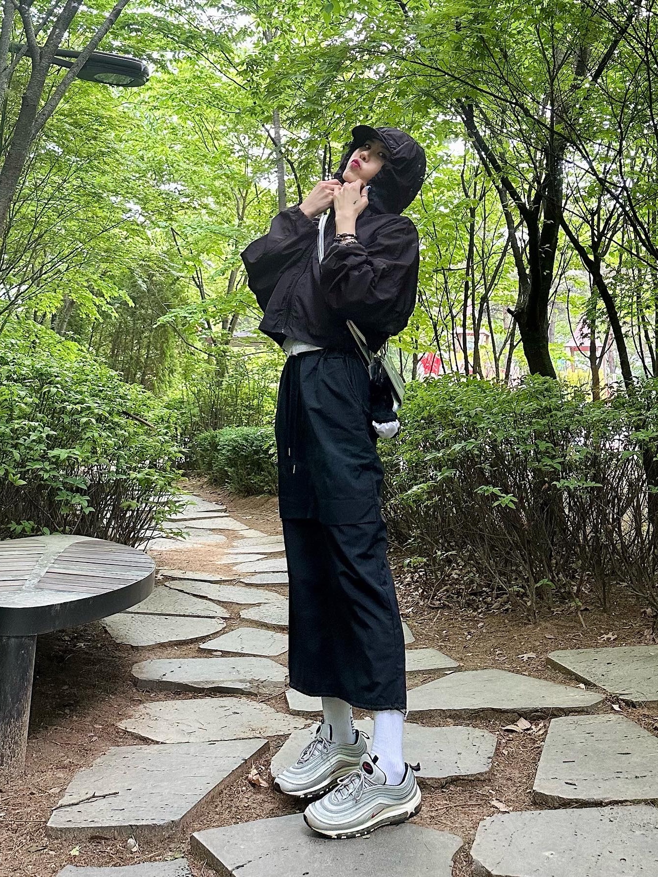 Nike Air Max 97 OG Silver Bullet 2022, Telfar Small Shopping Bag Silver 착용 스타일 - 2