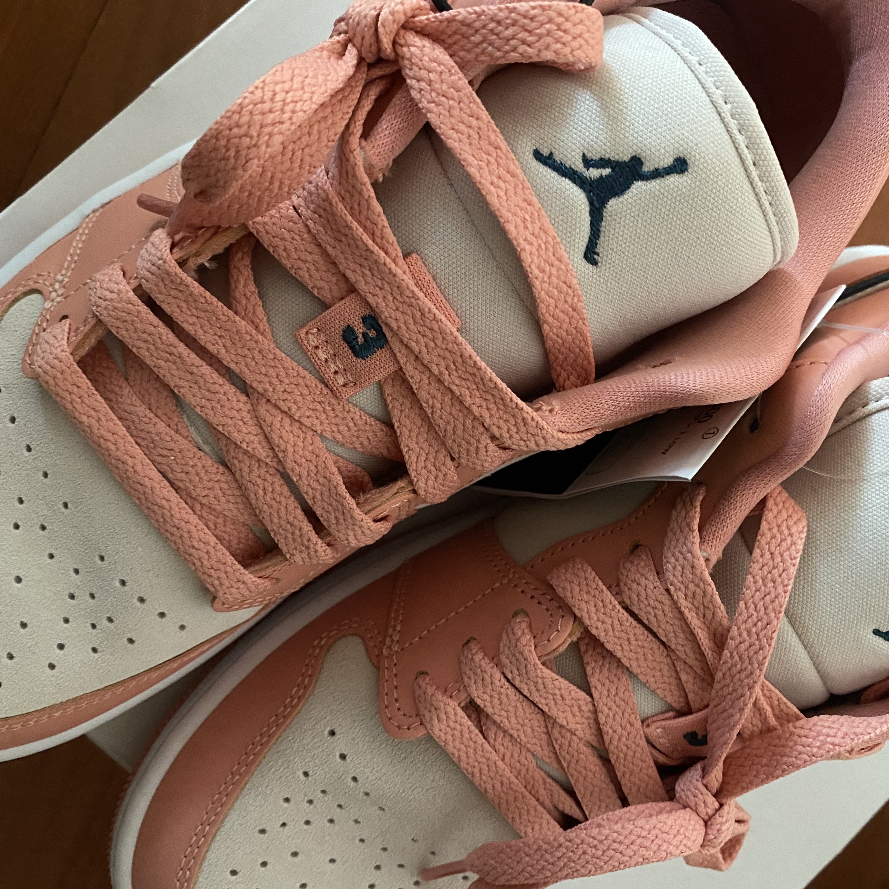 (W) Jordan 1 Low Light Madder Root 착용 스타일 - 2