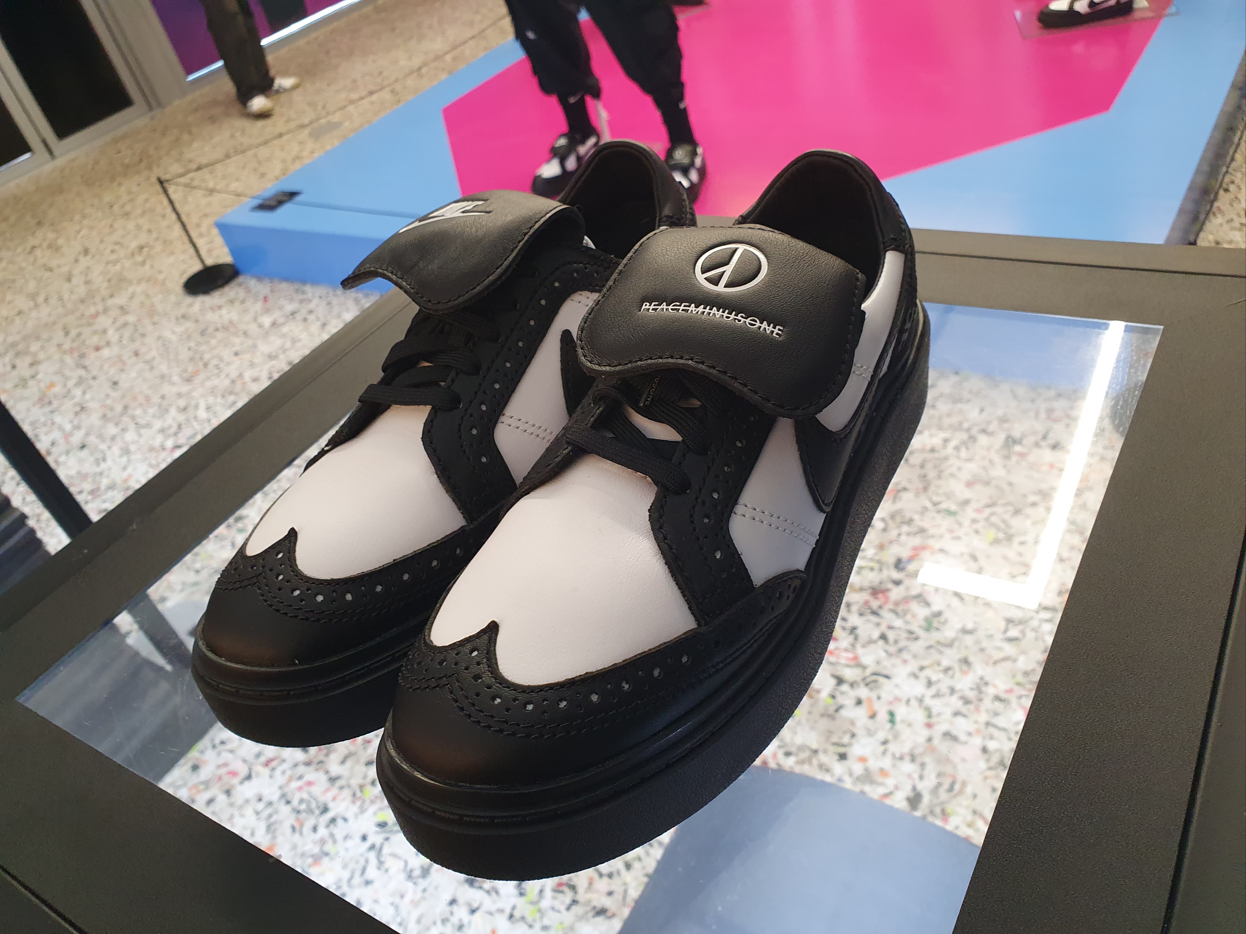 Nike x Peaceminusone Kwondo1 Black and White 착용 스타일