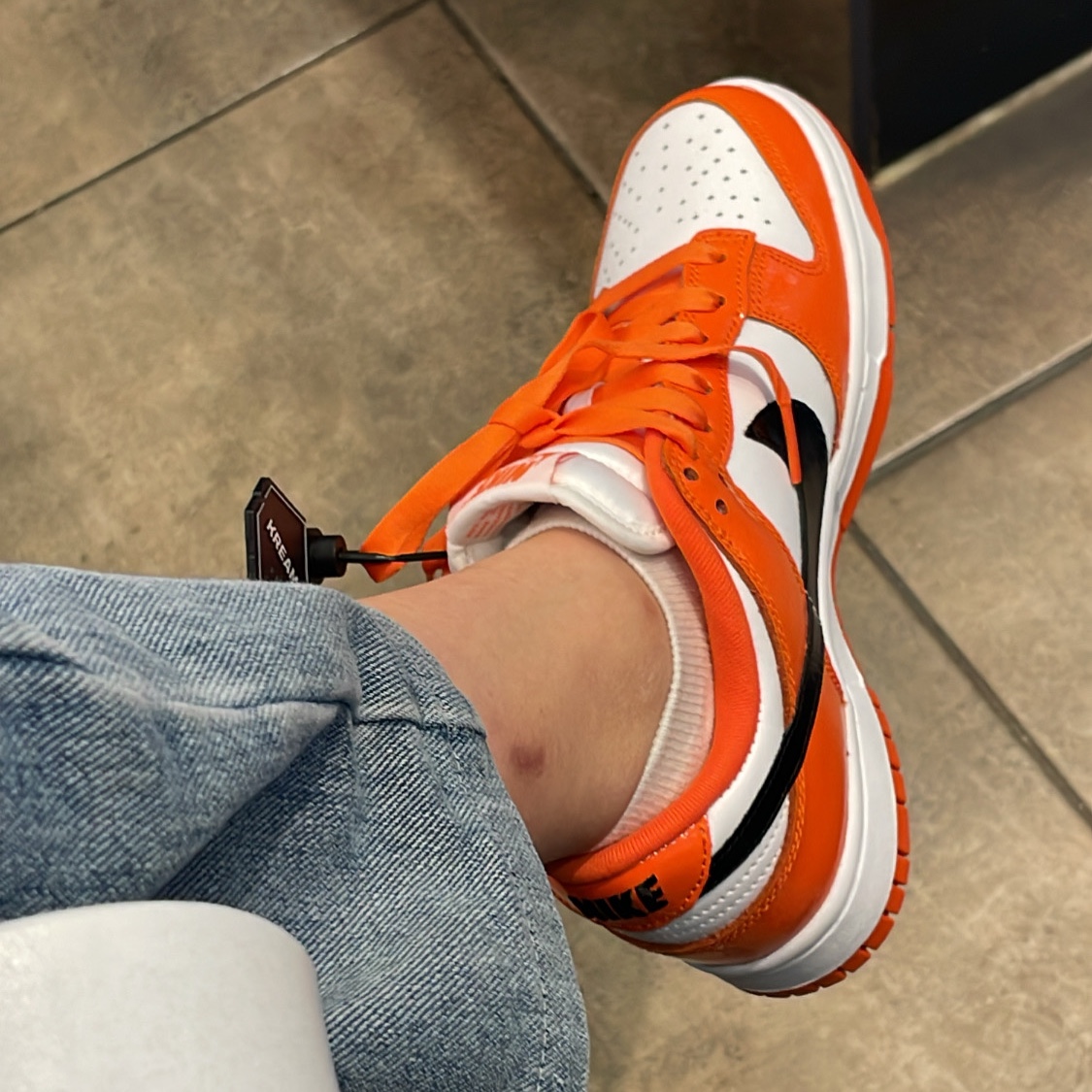 (W) Nike Dunk Low Essential Brilliant Orange 착용 스타일