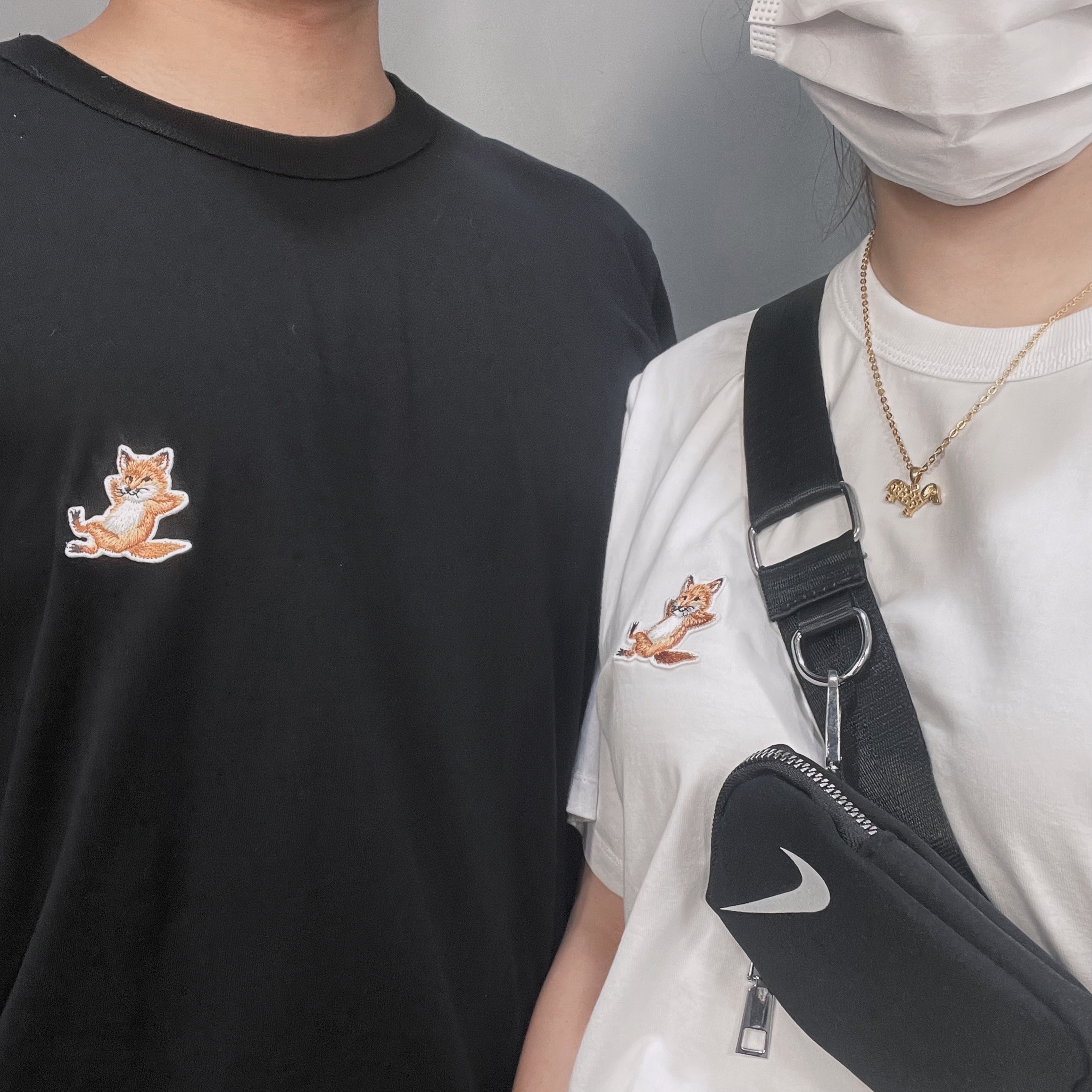 Maison Kitsune Chillax Fox Patch Classic T-Shirt Black, Maison Kitsune Chillax Fox Patch Classic T-Shirt White 착용 스타일