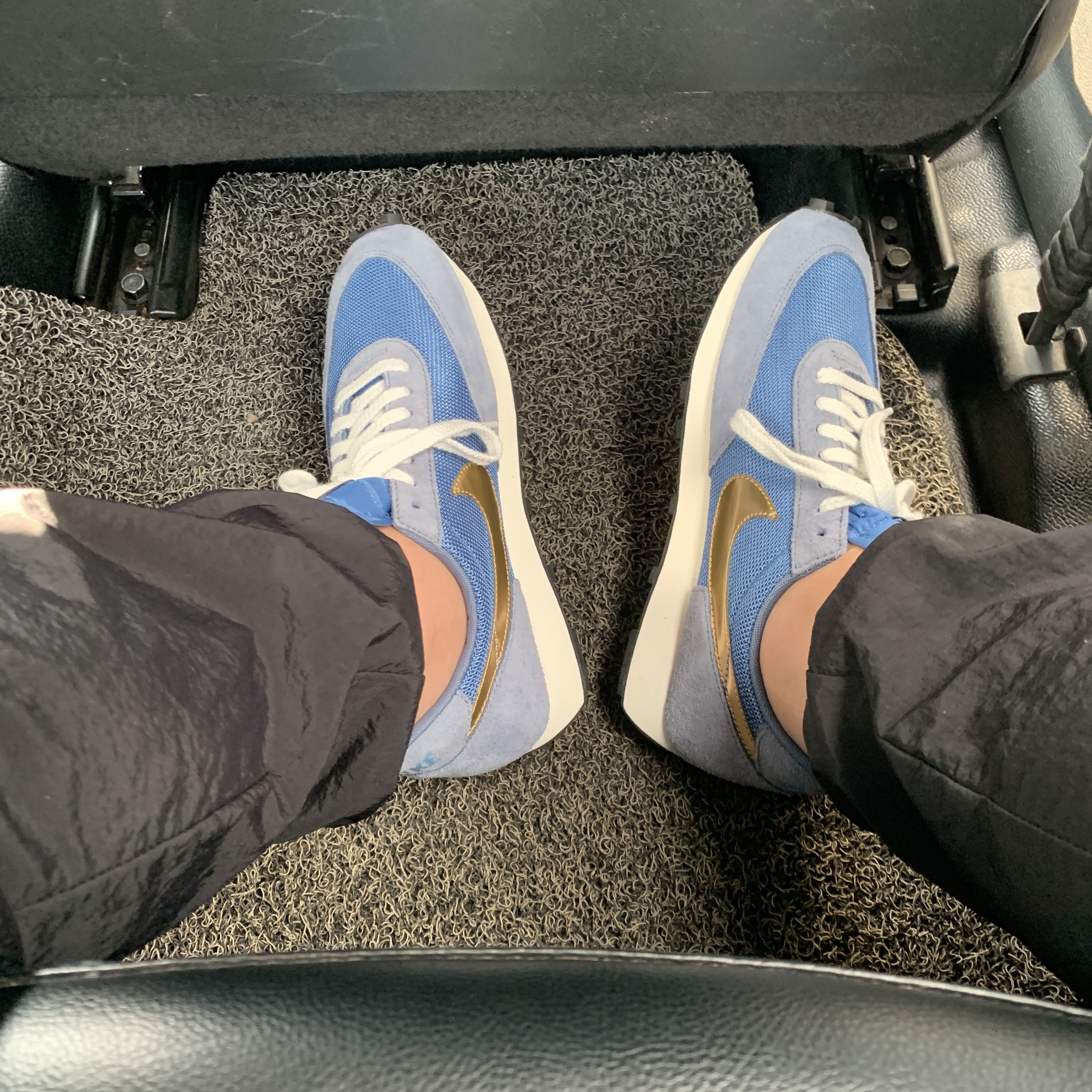 Nike Daybreak SP Metallic Gold Mountain Blue 착용 스타일