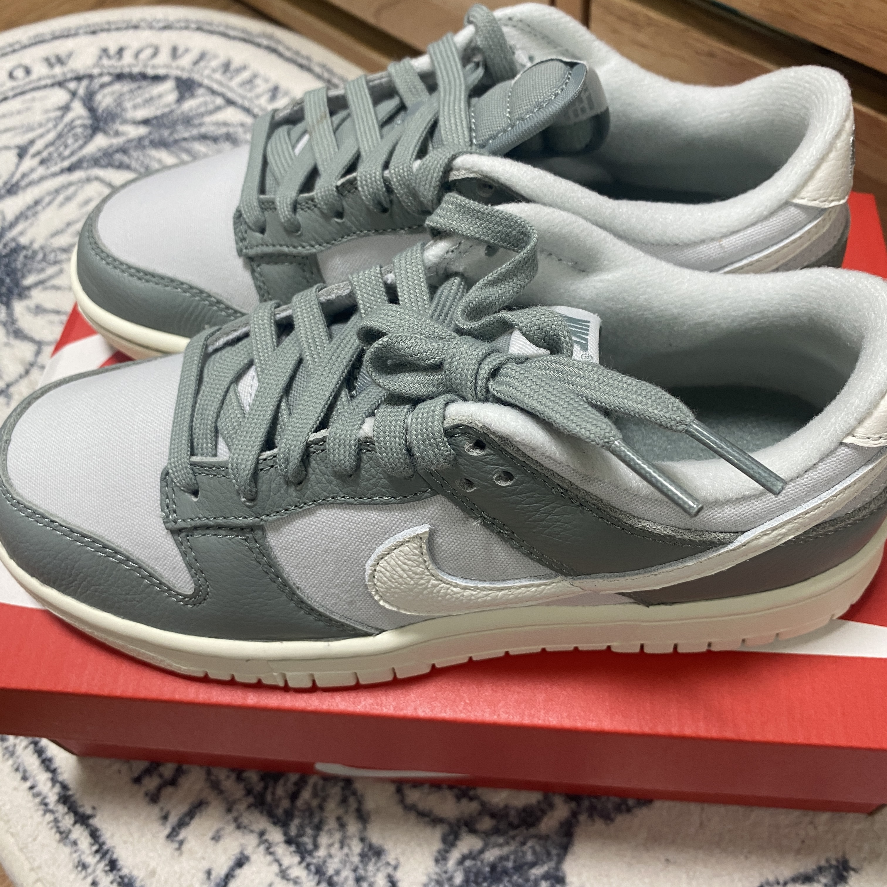 Nike Dunk Low Mica Green 착용 스타일 - 1
