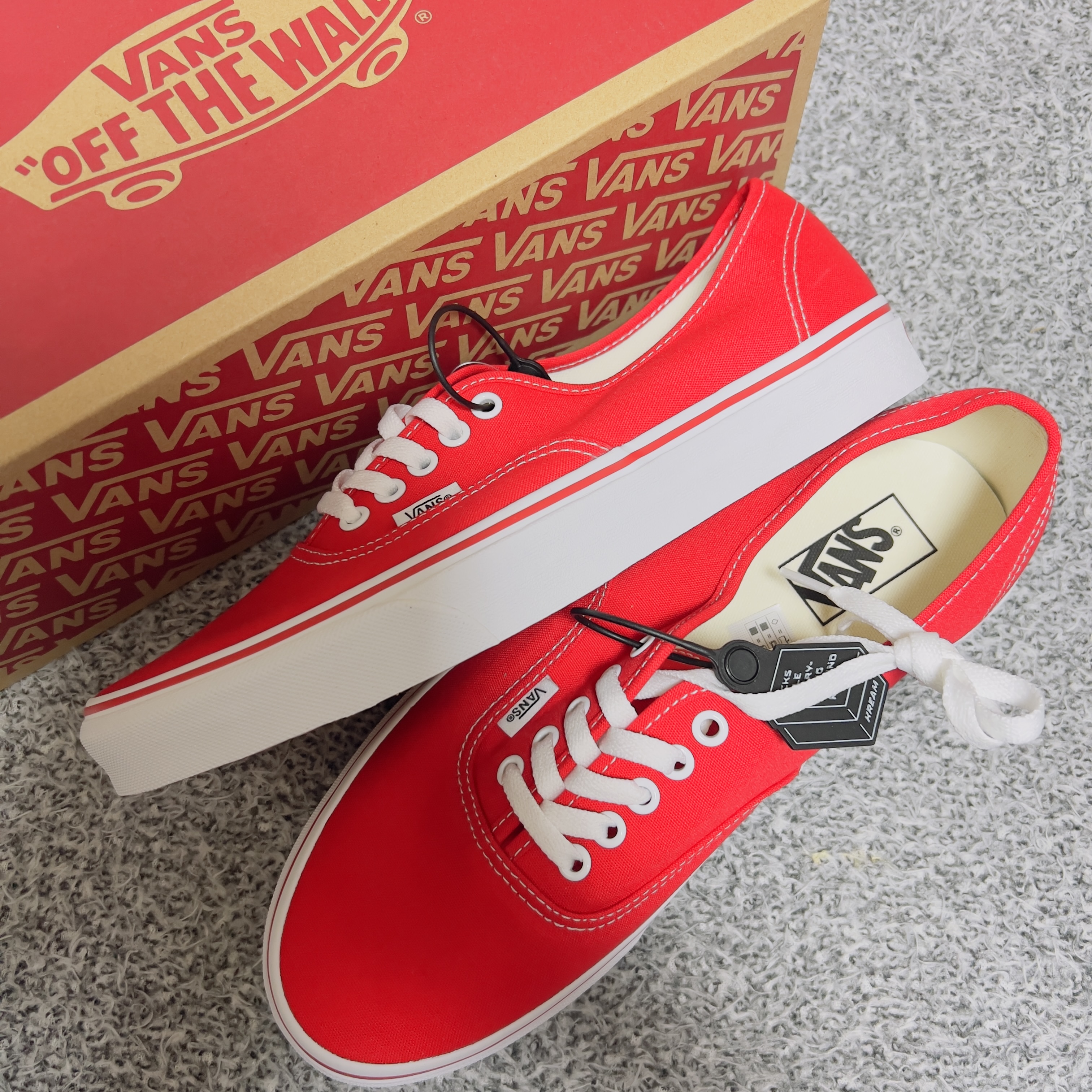 Vans Authentic Red 착용 스타일