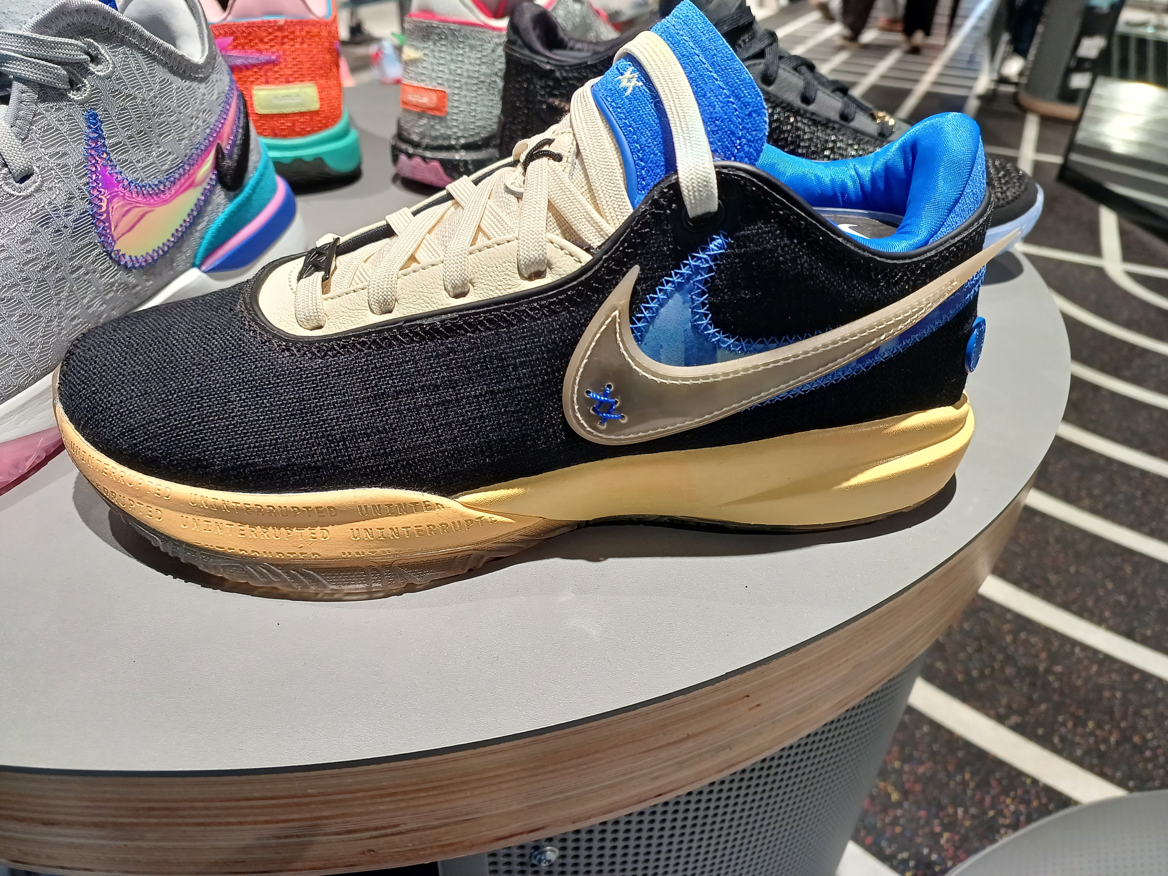 Nike x Uninterrupted LeBron XX EP Black Hyper Royal 착용 스타일