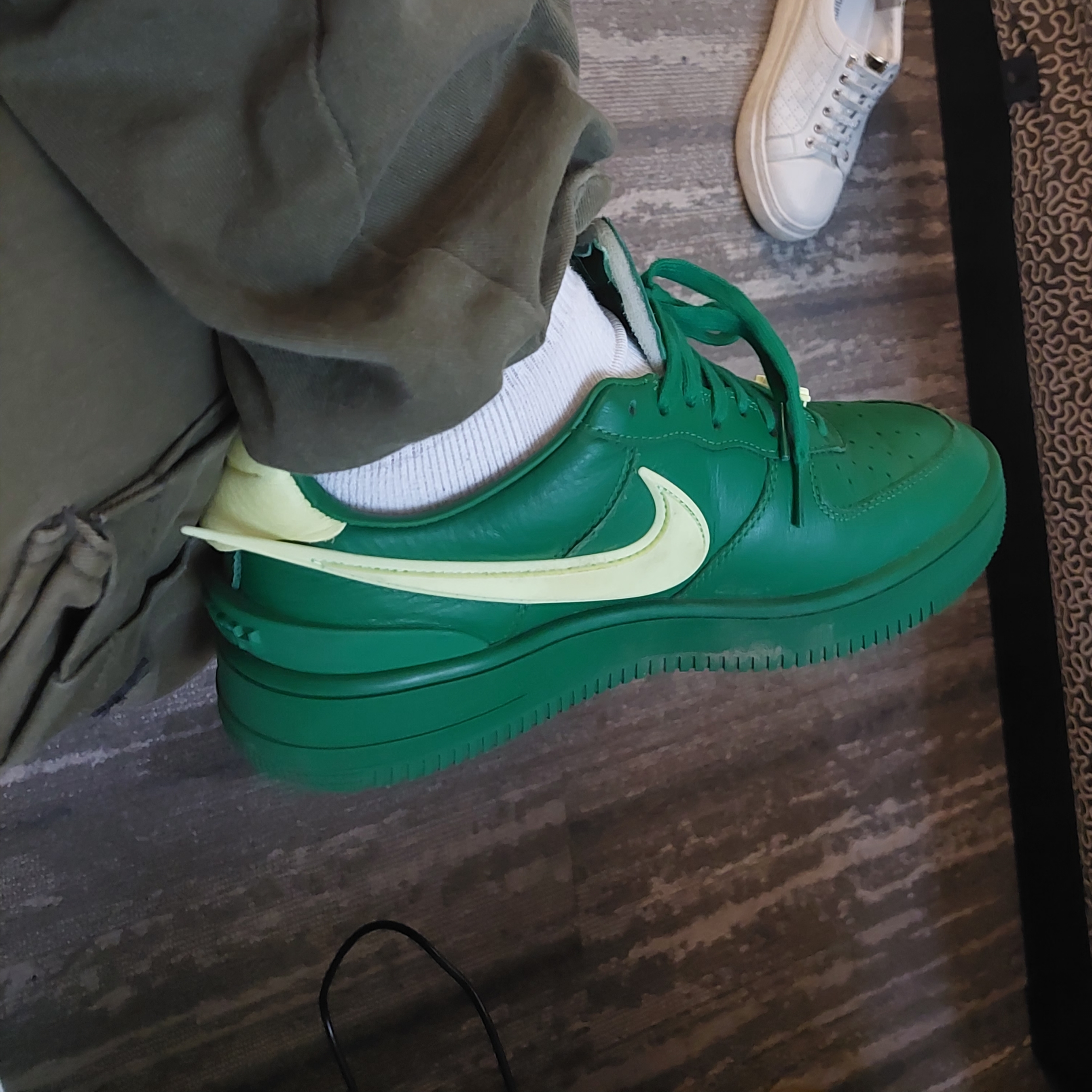 Nike x Ambush Air Force 1 Low SP Pine Green and Citron 착용 스타일 - 1