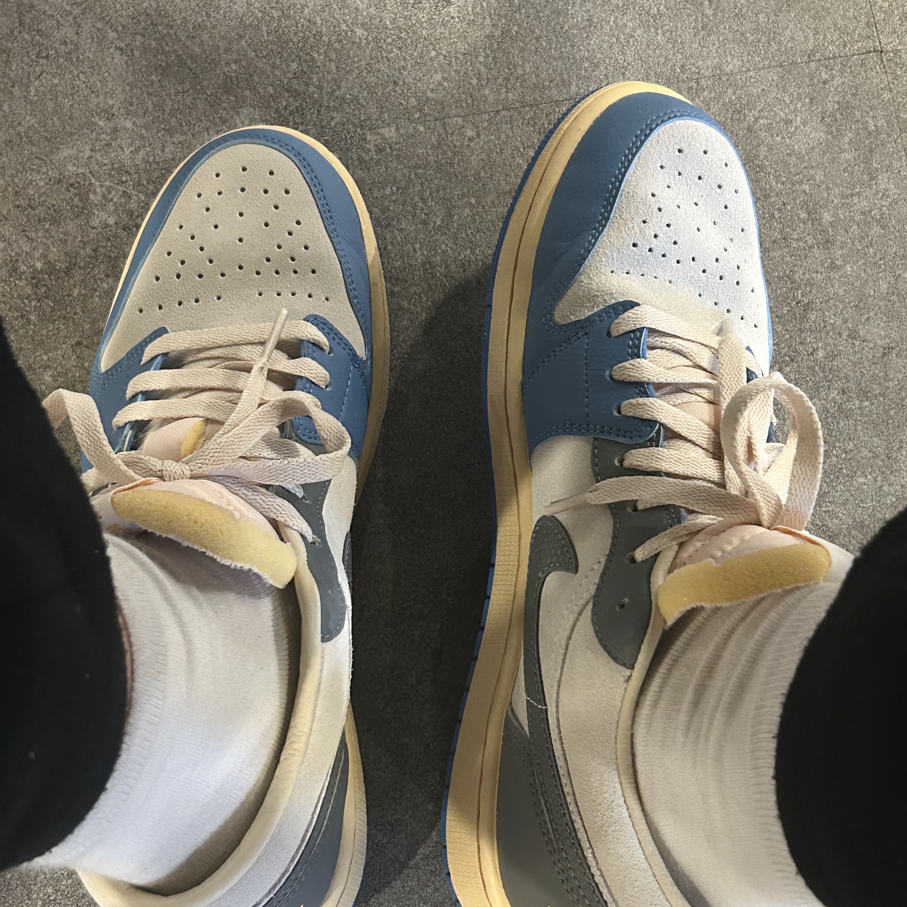 Jordan 1 Low SE Tokyo 96 착용 스타일 - 1