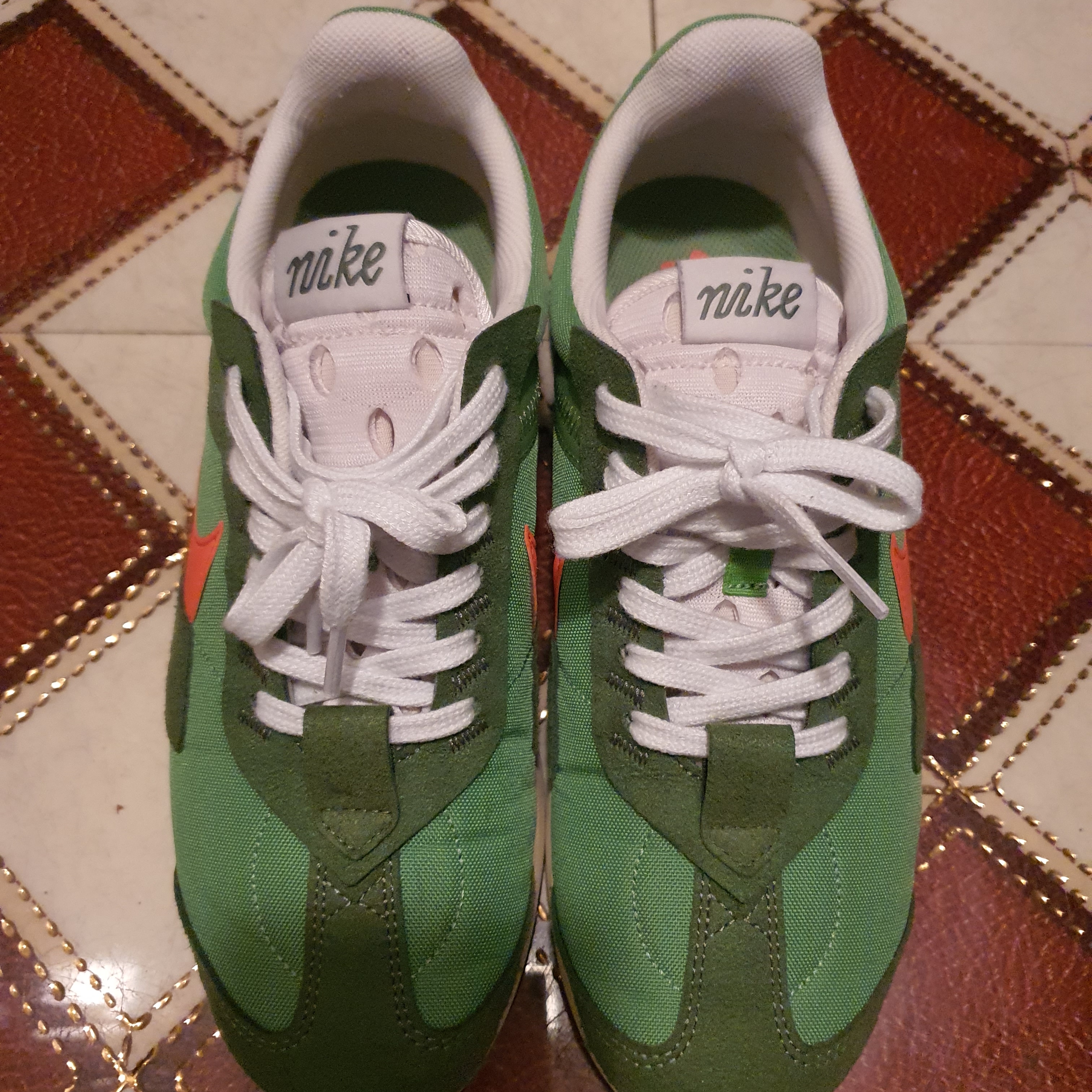 Nike Air Max Pre-Day LX Chlorophyll 착용 스타일