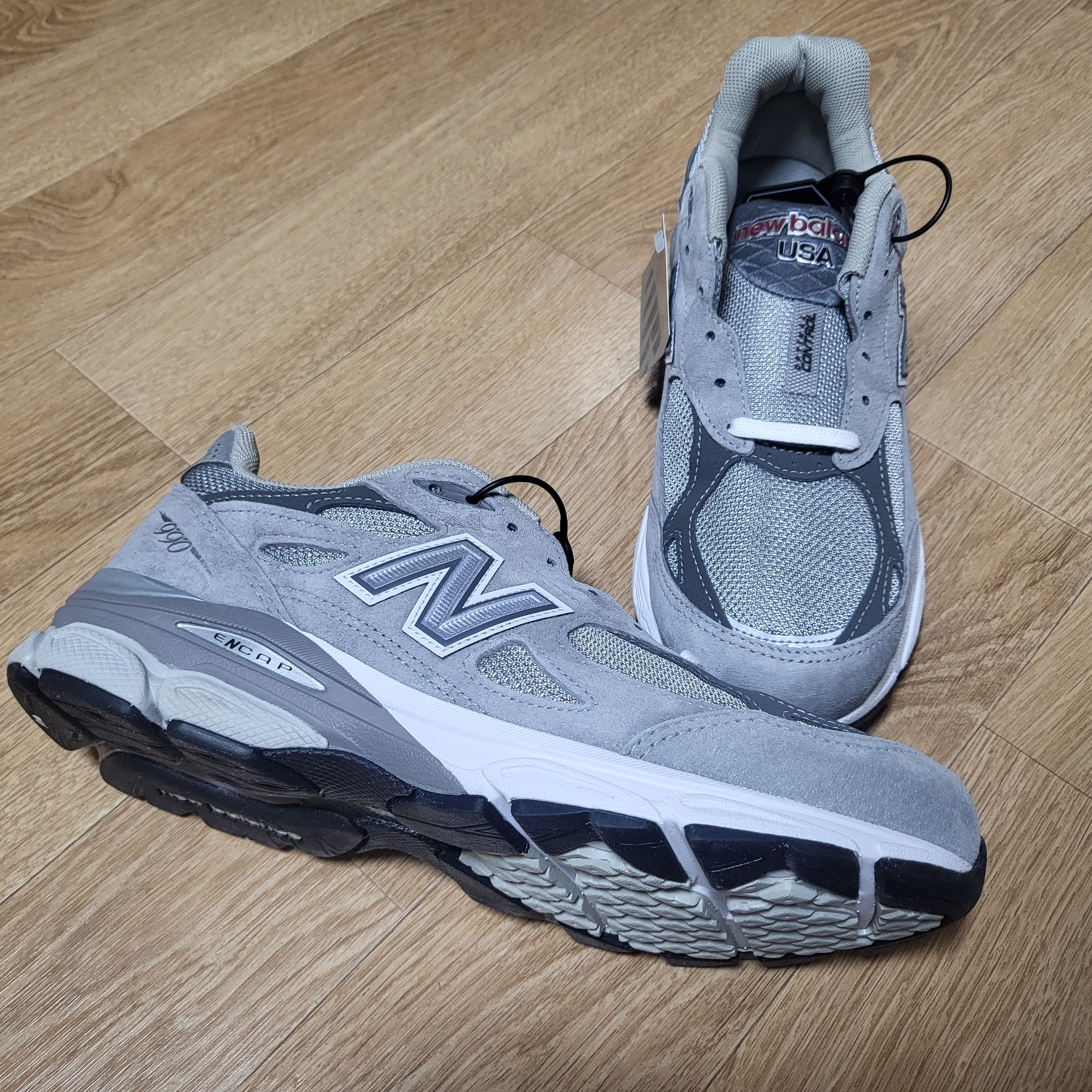 New Balance 990v3 Made in USA Grey - D Standard 착용 스타일 - 3