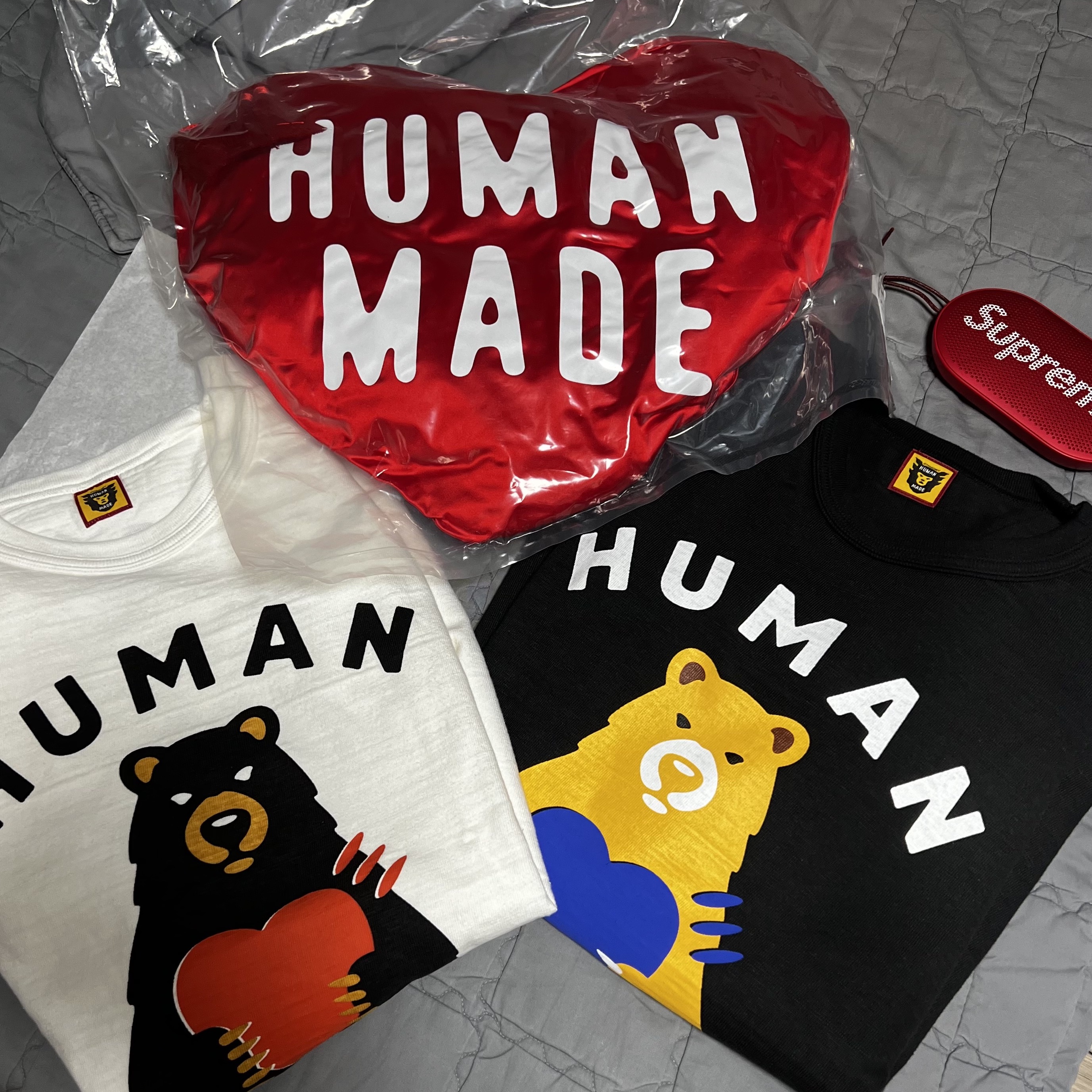 Human Made Graphic T-Shirt #13 White, Human Made Heart Cushion Red 착용 스타일