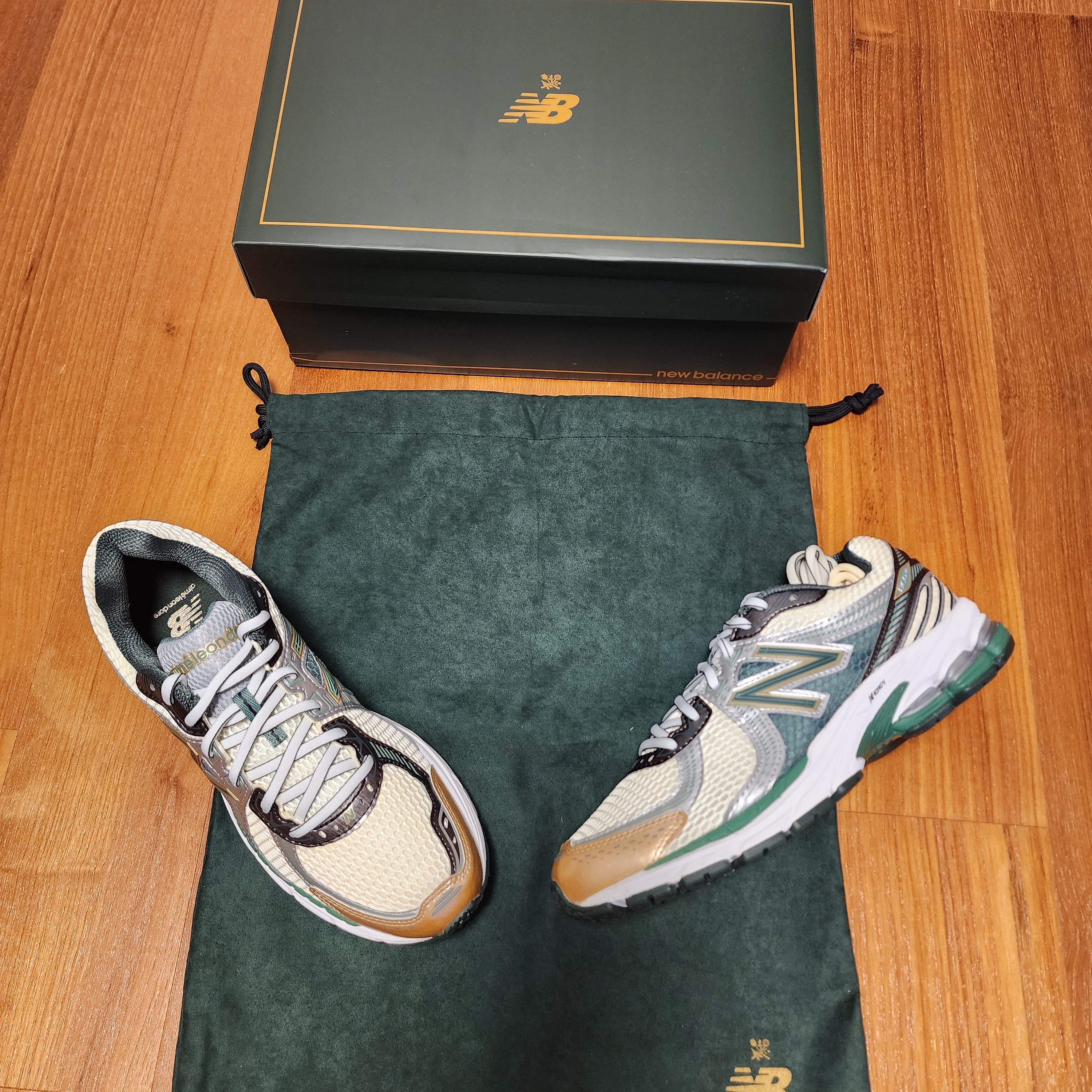 New Balance x Aime Leon Dore 860v2 Green 착용 스타일 - 2