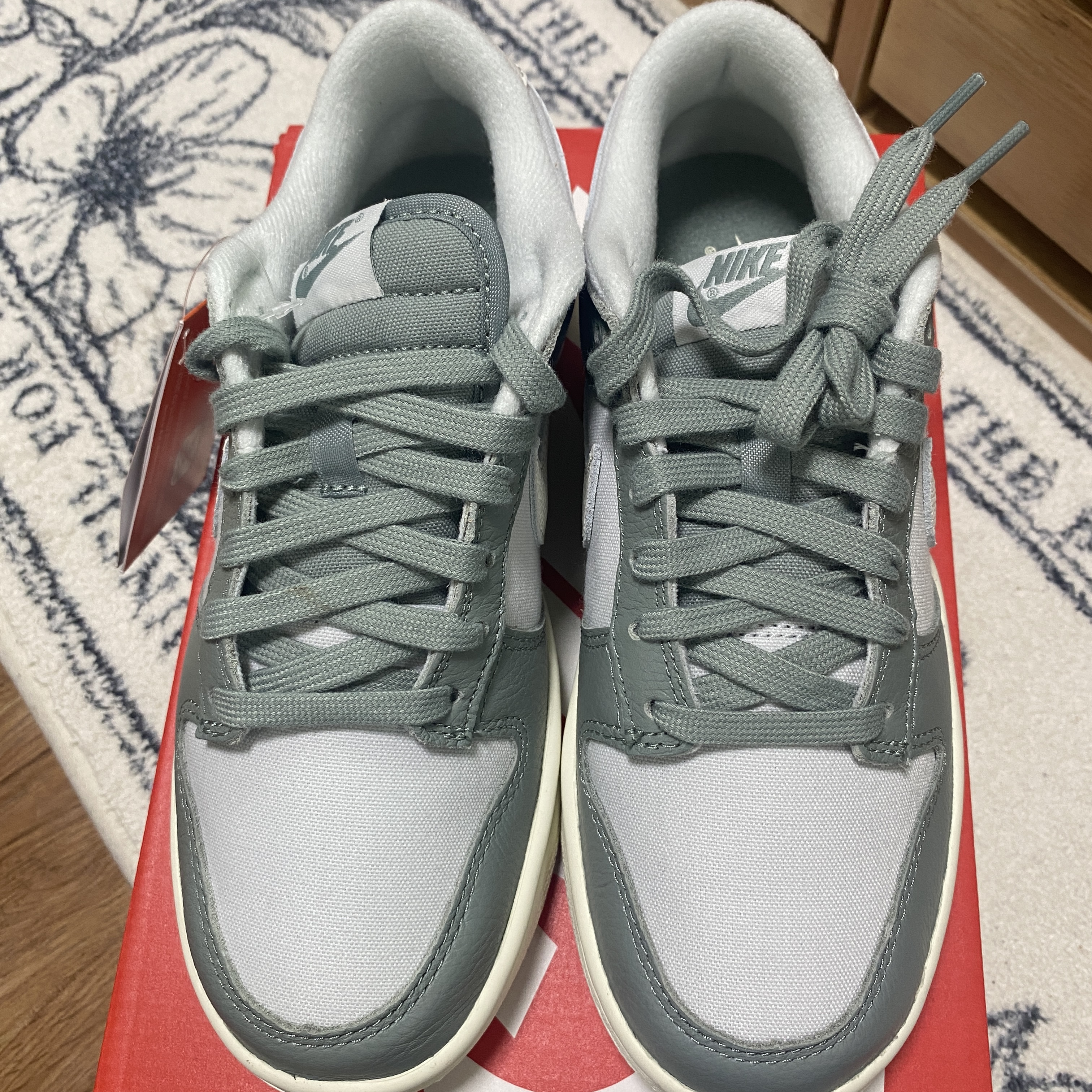 Nike Dunk Low Mica Green 착용 스타일 - 2