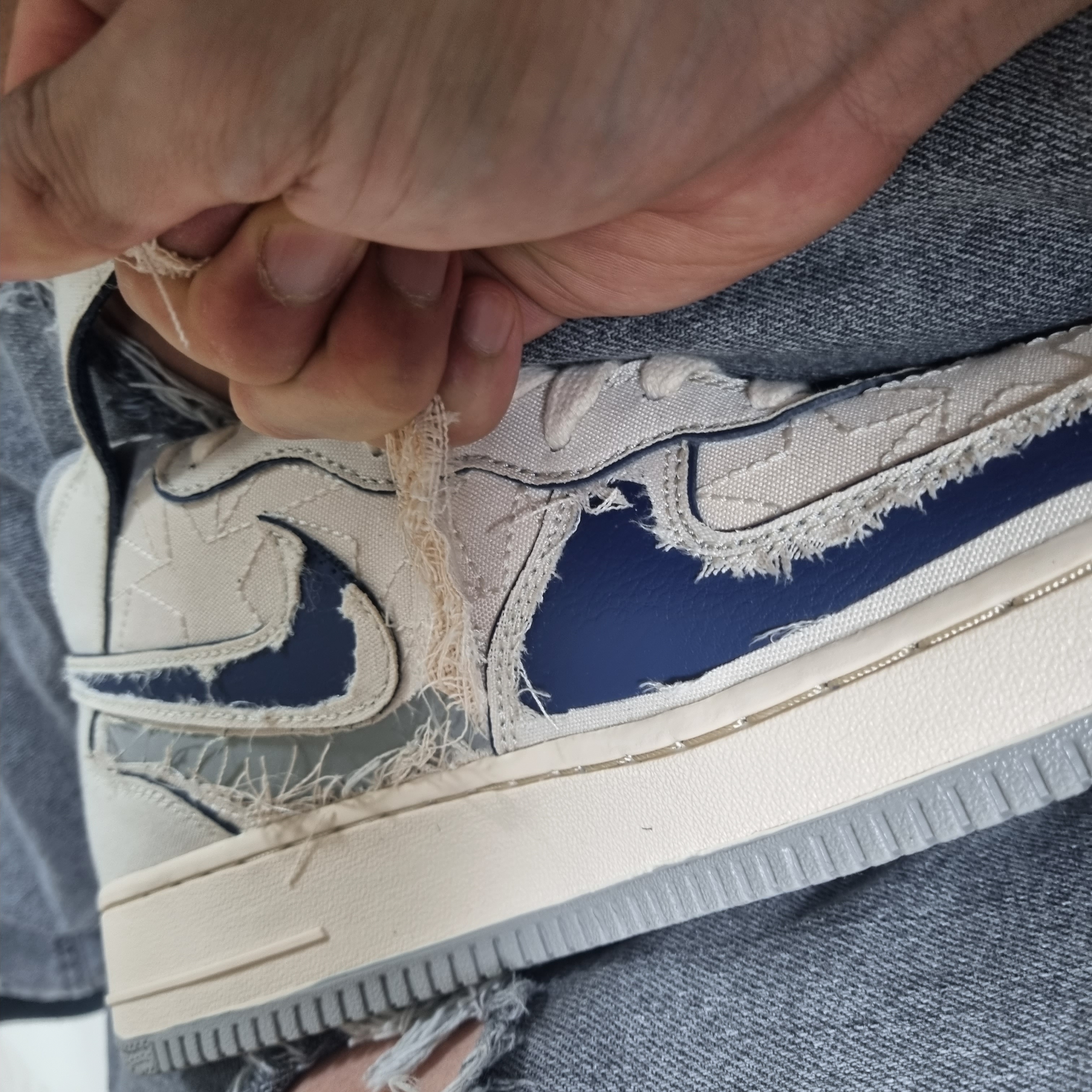 Nike Air Force 1 Mid '07 Pearl White 착용 스타일 - 4