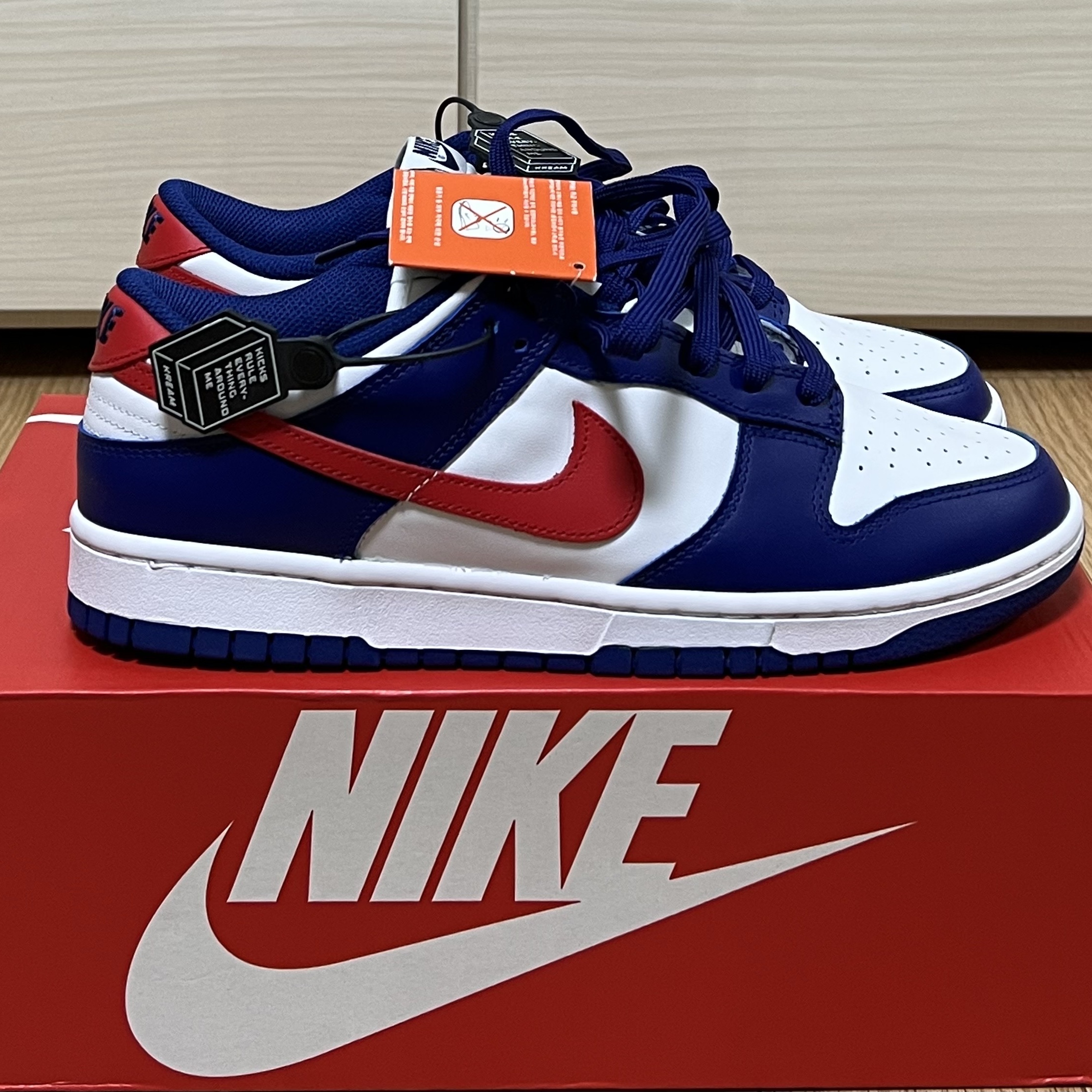 (W) Nike Dunk Low White and University Red 착용 스타일