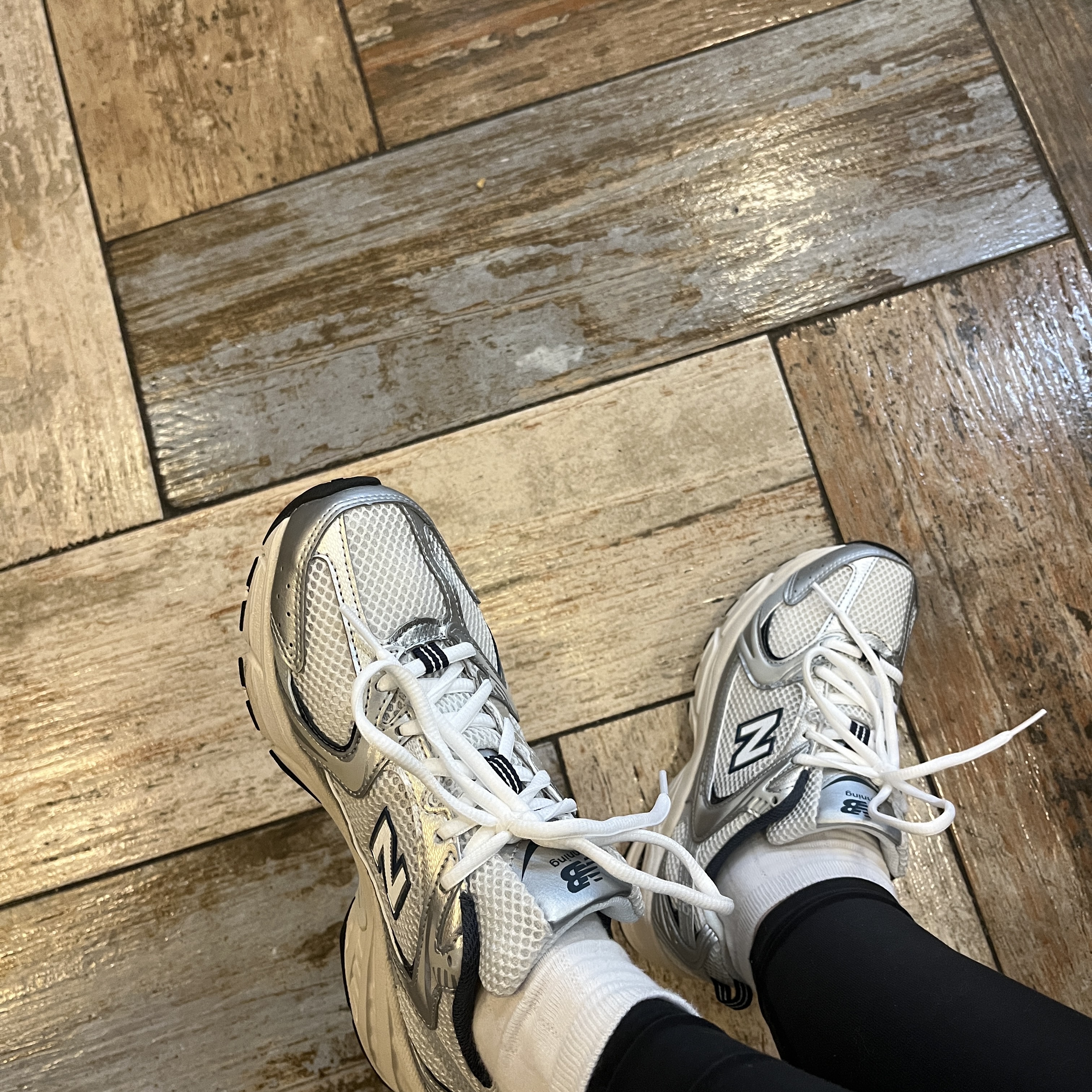 New Balance 530 Steel Grey 착용 스타일
