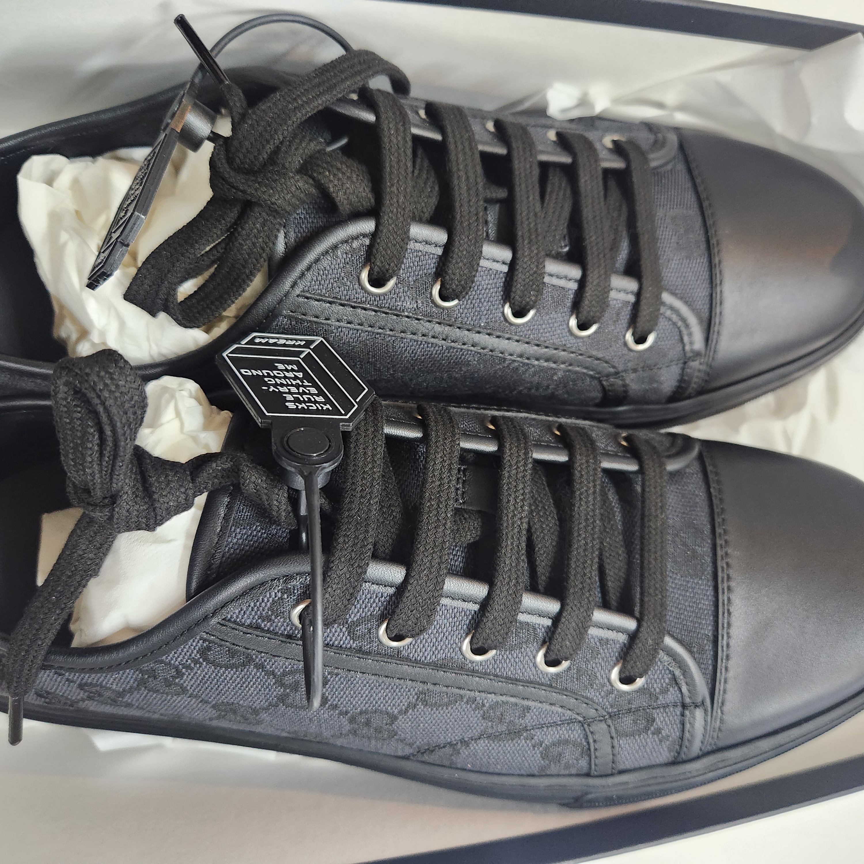 Gucci GG Low Canvas Black 착용 스타일