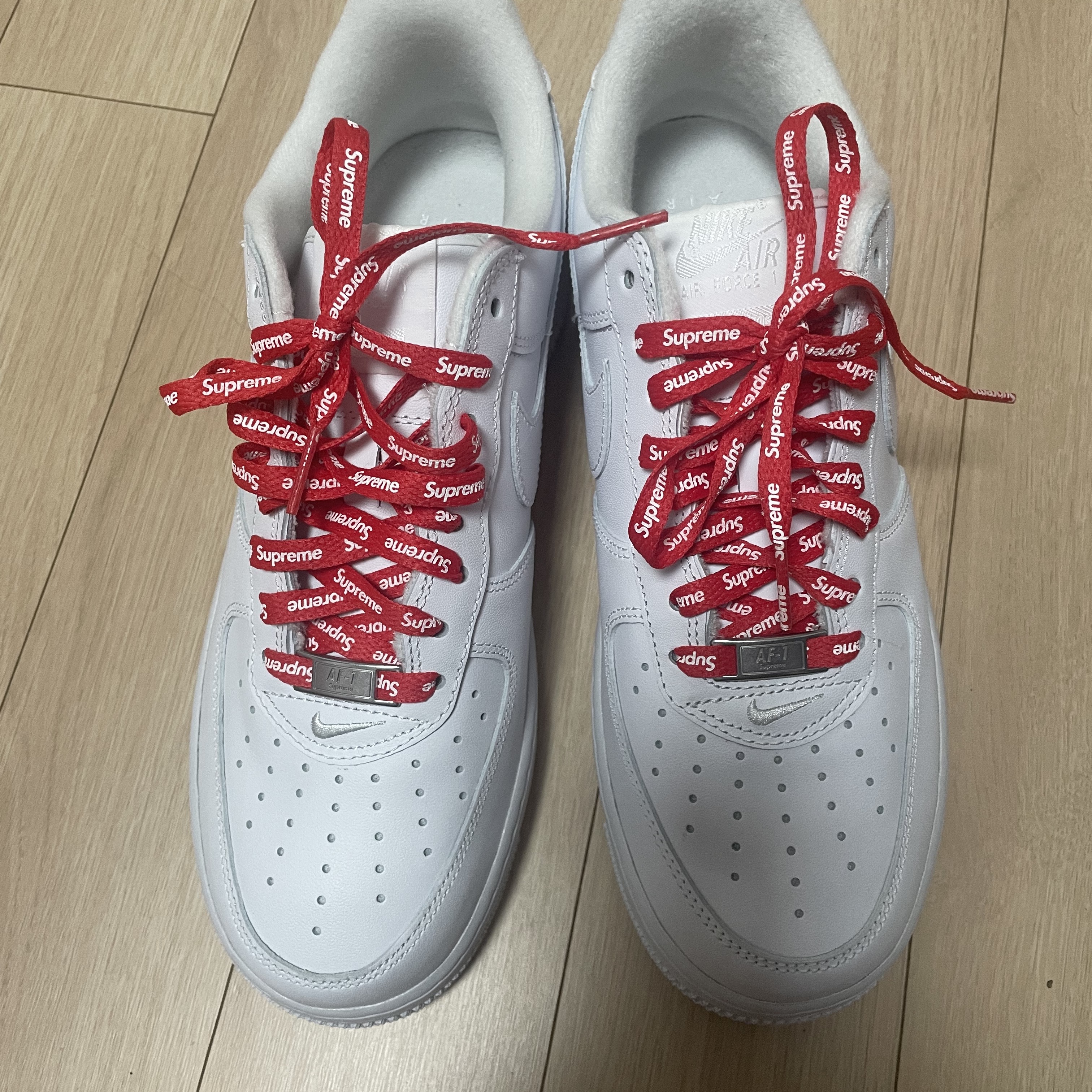 Nike x Supreme Air Force 1 Low White 착용 스타일