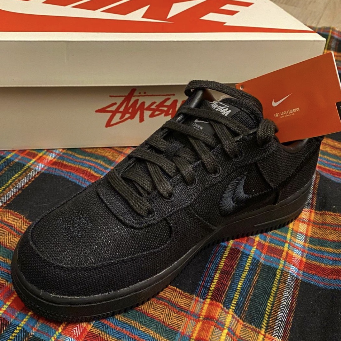 Nike x Stussy Air Force 1 Low Triple Black 착용 스타일