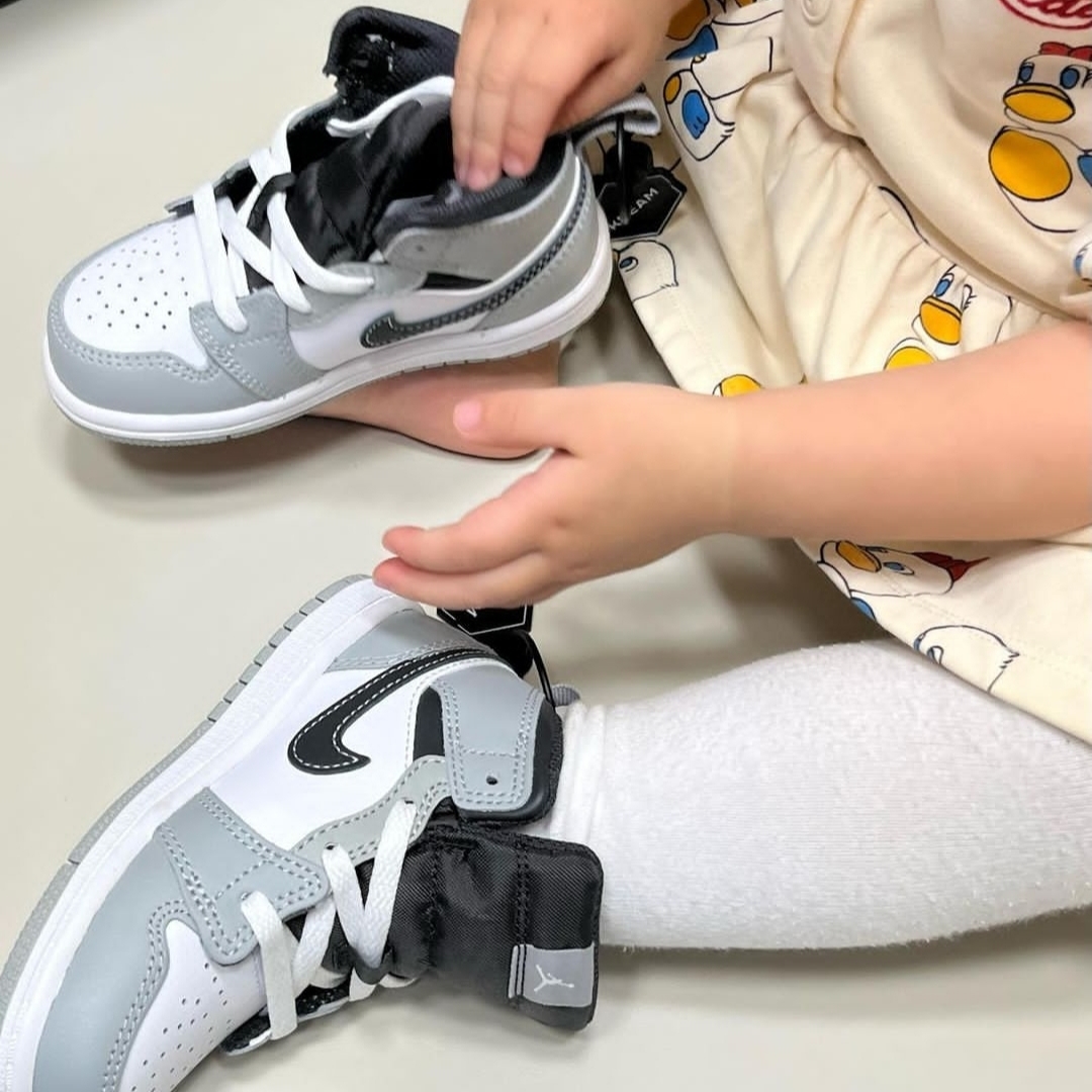 (TD) Jordan 1 Mid Light Smoke Grey Anthracite 착용 스타일 - 2