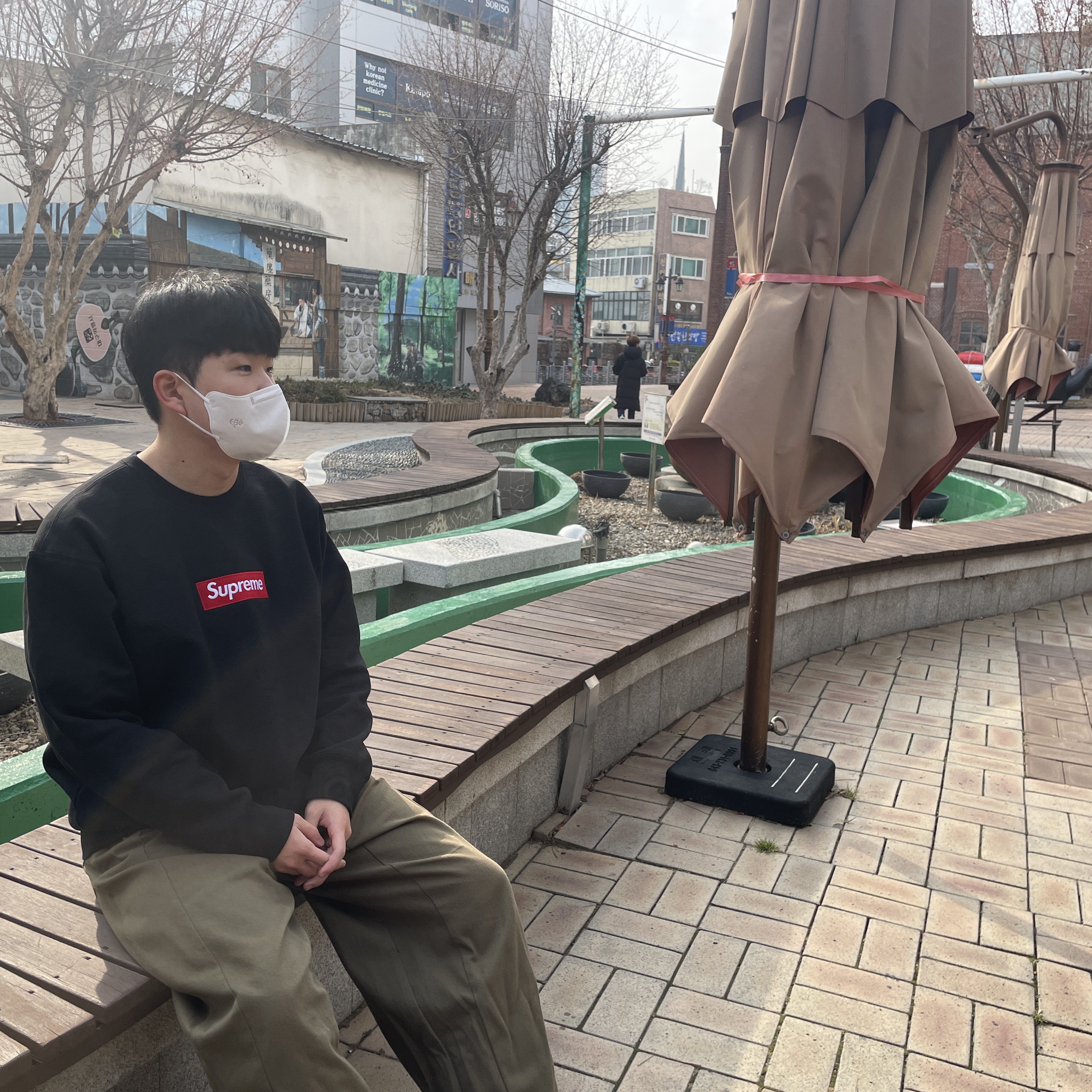 Supreme Box Logo Crewneck Black - 22FW 착용 스타일 - 2