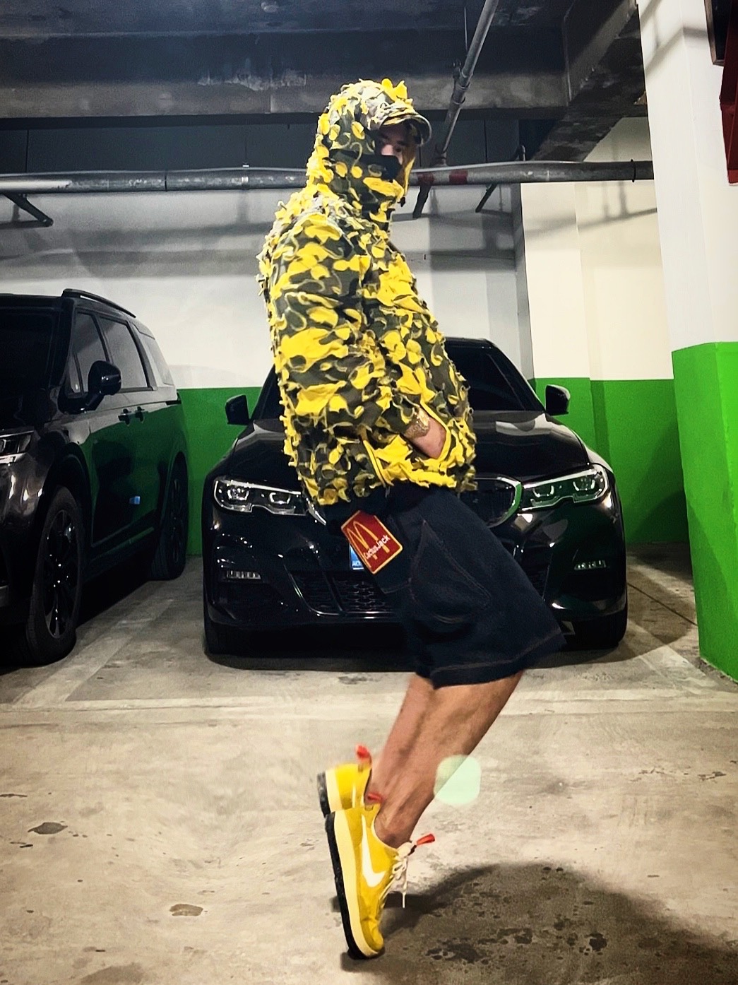 Supreme Griffin Camp Cap Yellow Camo - 22FW, Supreme x Griffin Anorak Yellow Camo - 22FW 착용 스타일 - 2