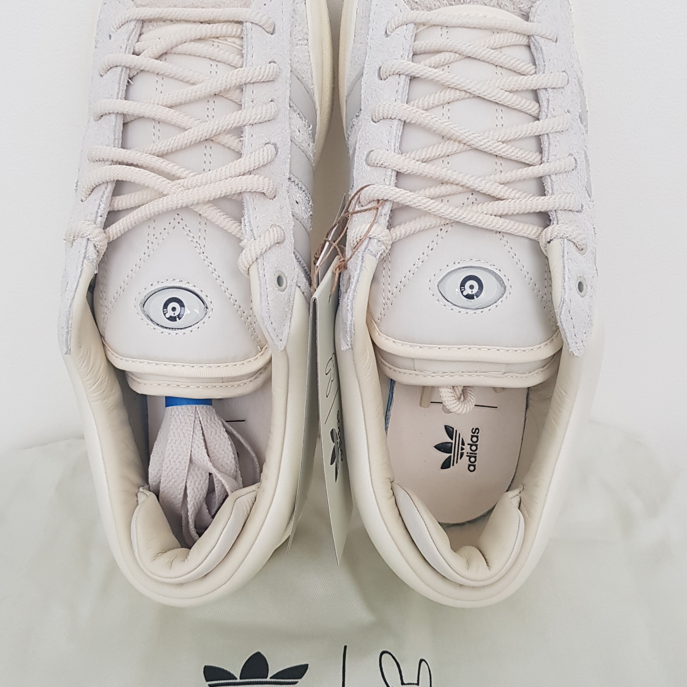 Adidas x Bad Bunny Campus Light Cloud White 착용 스타일 - 1