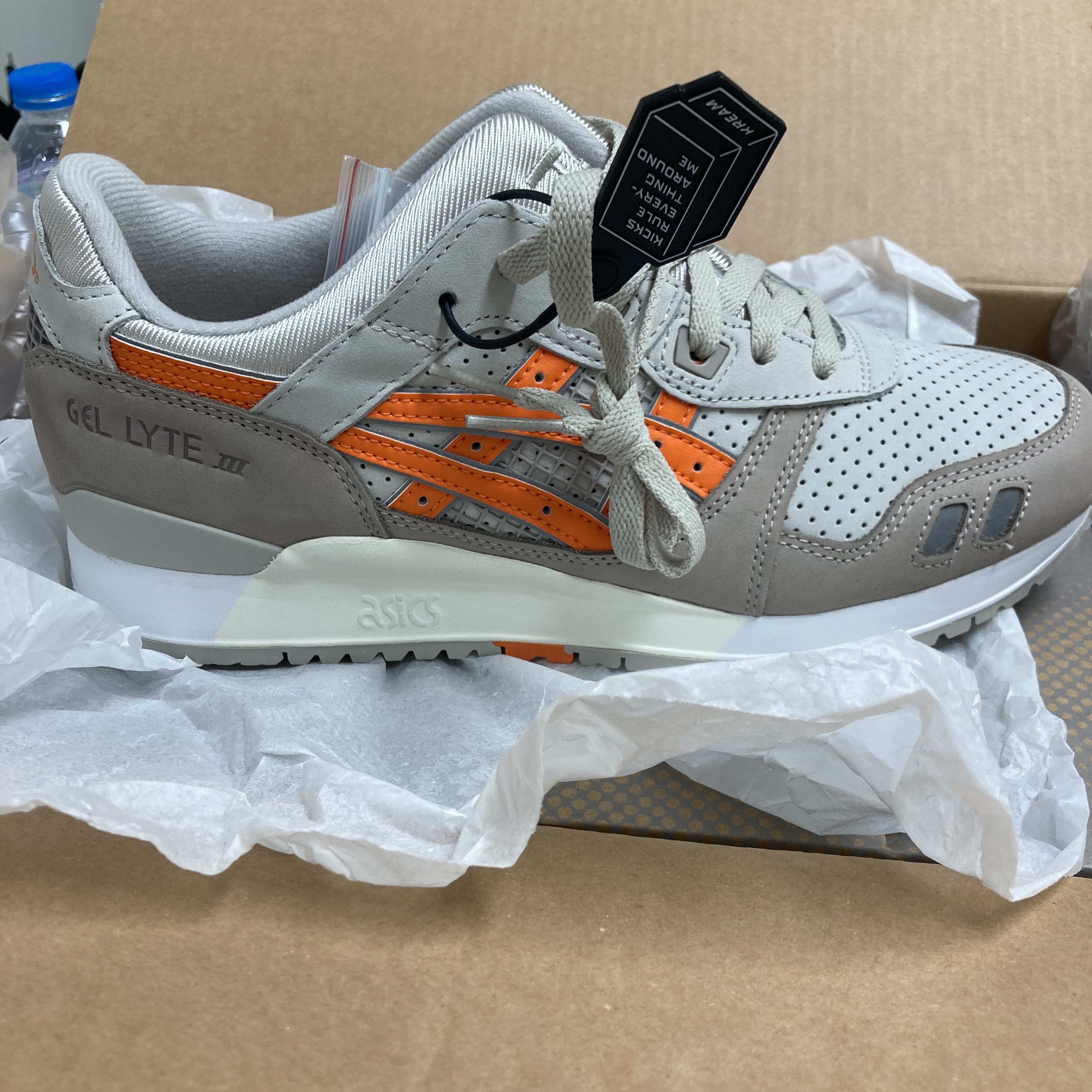 Asics x Ronnie Fieg Gel-Lyte III Remastered Pumice Stone 착용 스타일