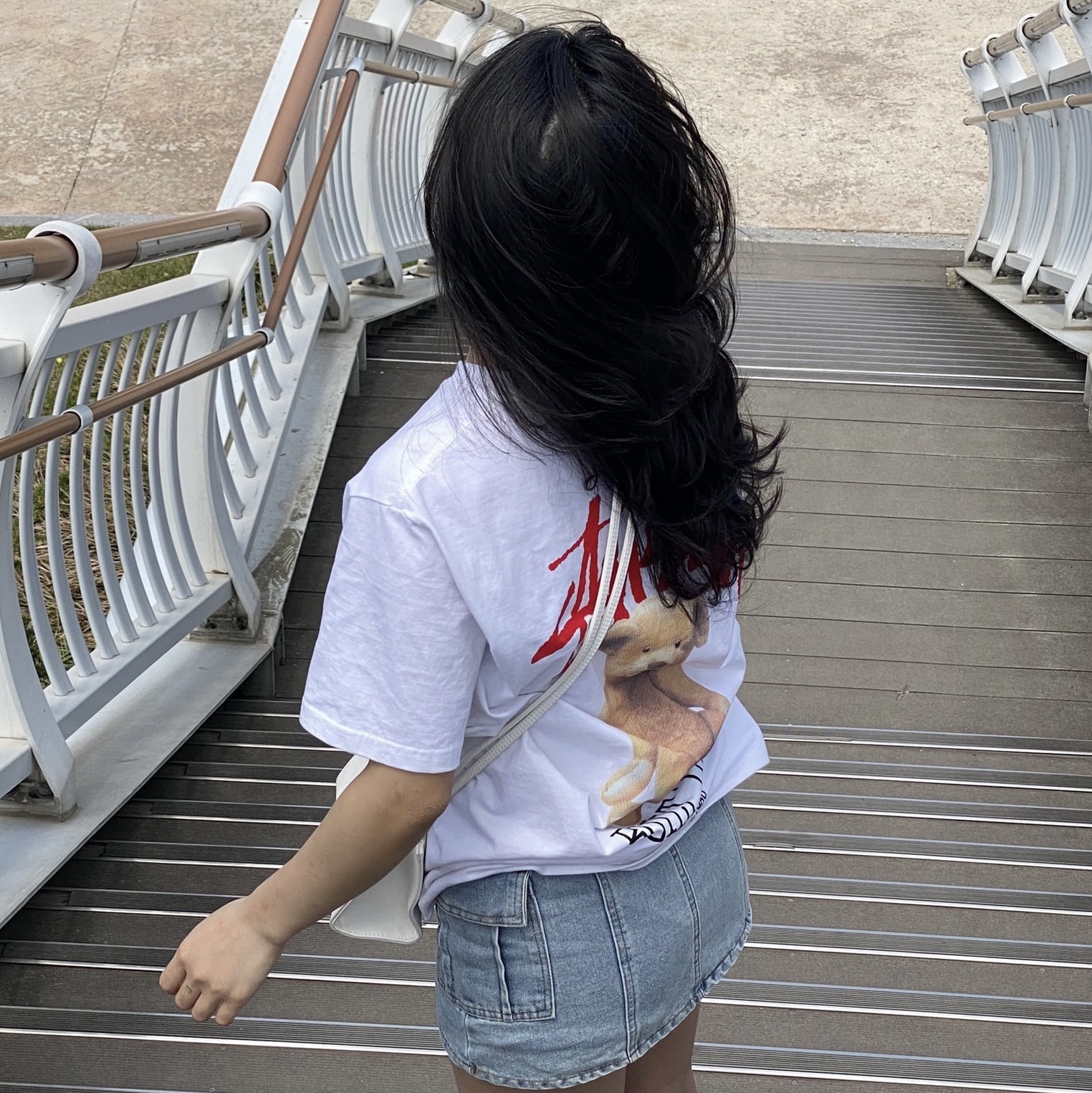 Stussy Built Tough T-Shirt White 착용 스타일 - 3