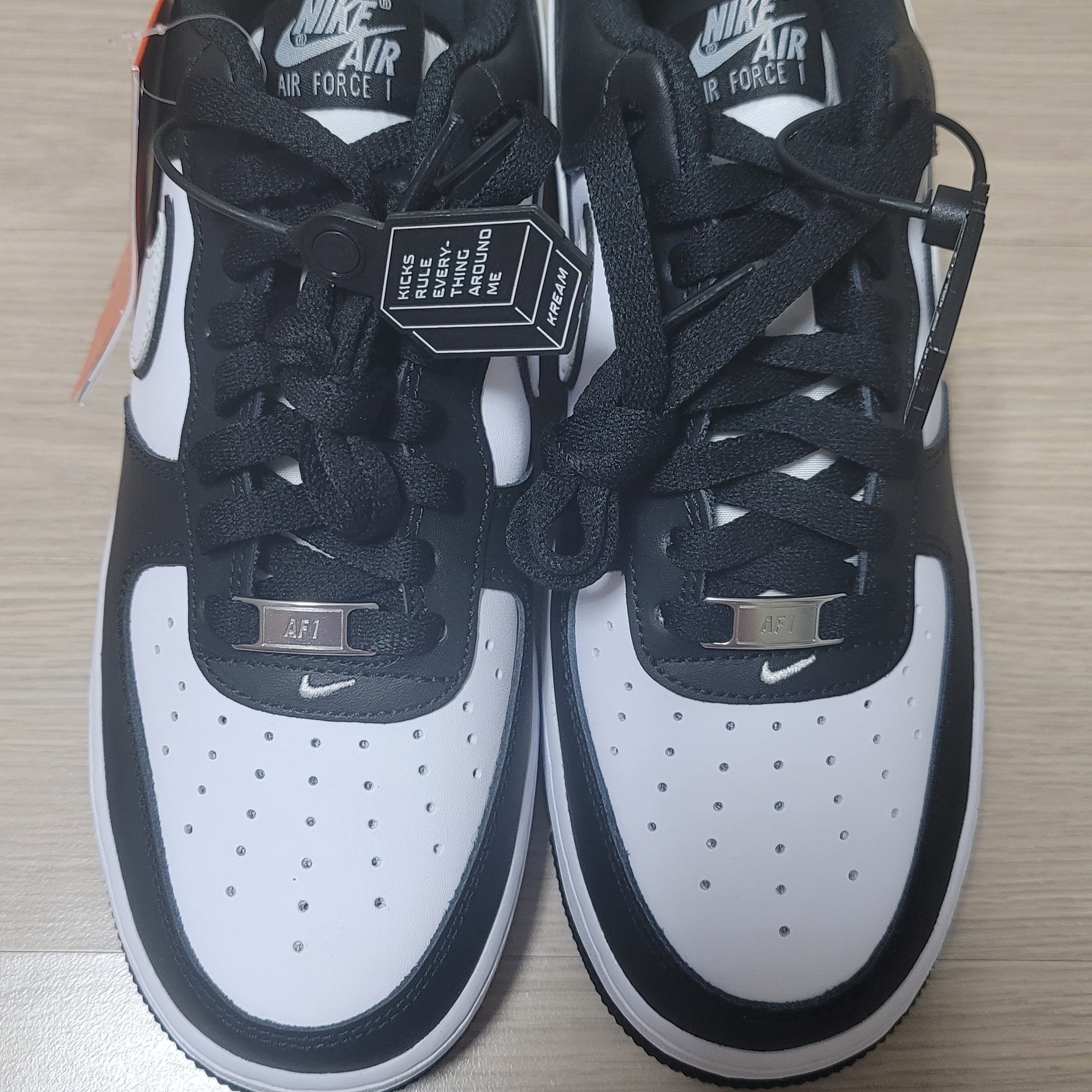 Nike Air Force 1 '07 Black White 착용 스타일