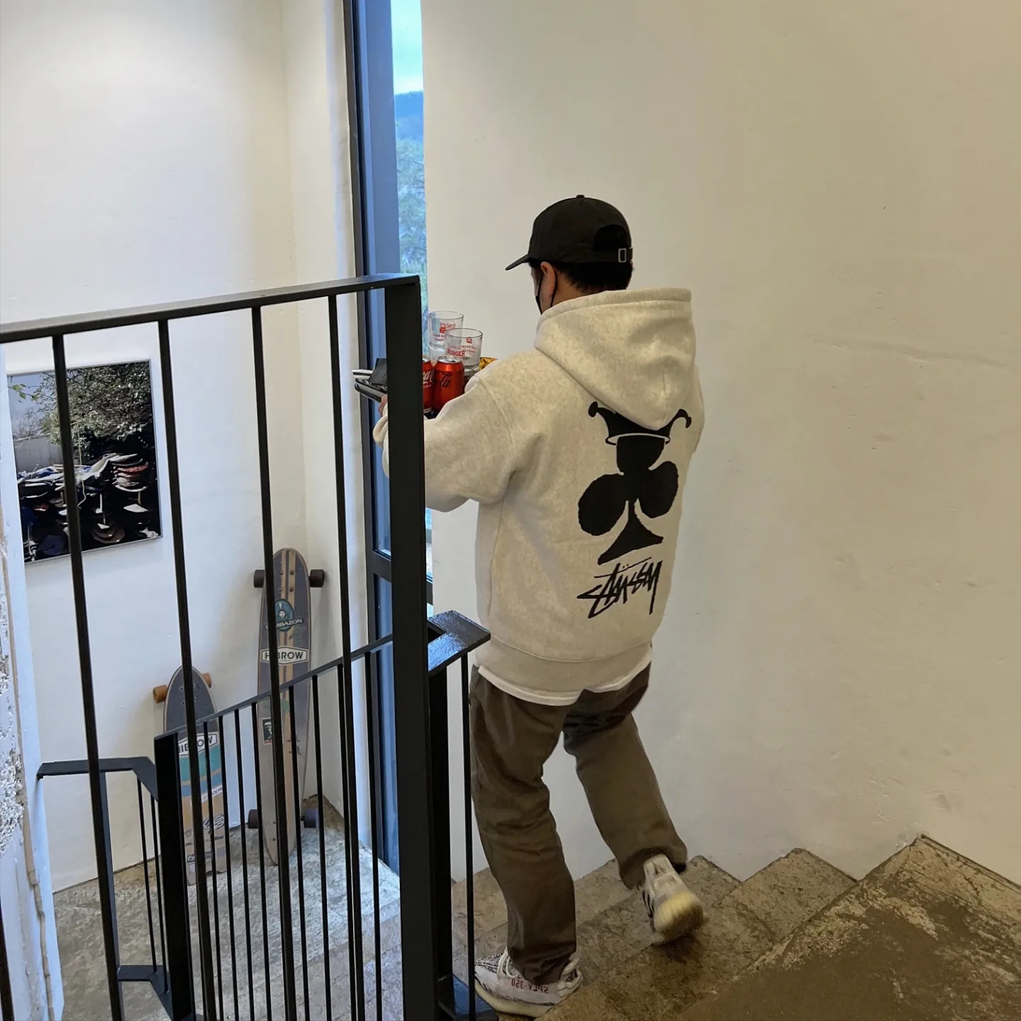 Stussy Club Crown Zip Hoodie Ash Heather 착용 스타일