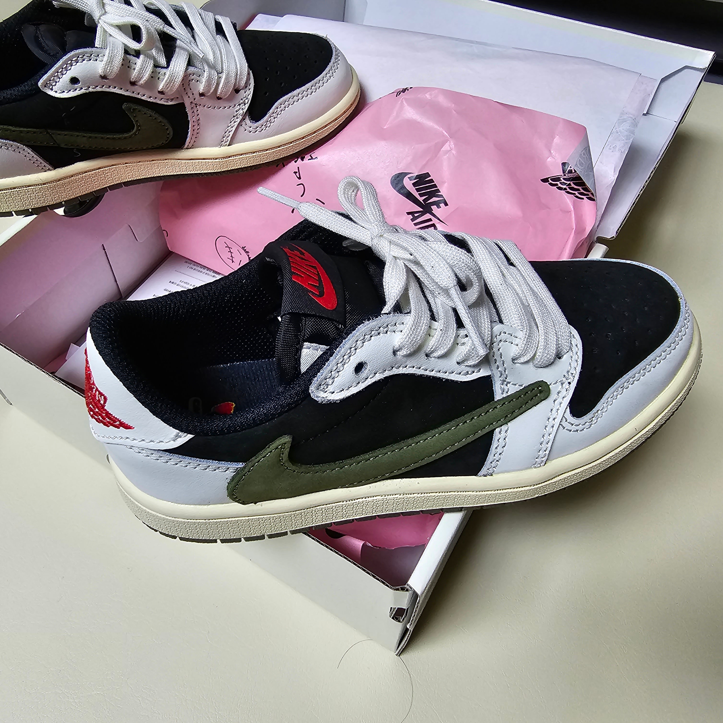 (PS) Jordan 1 x Travis Scott Retro Low OG SP Medium Olive 착용 스타일