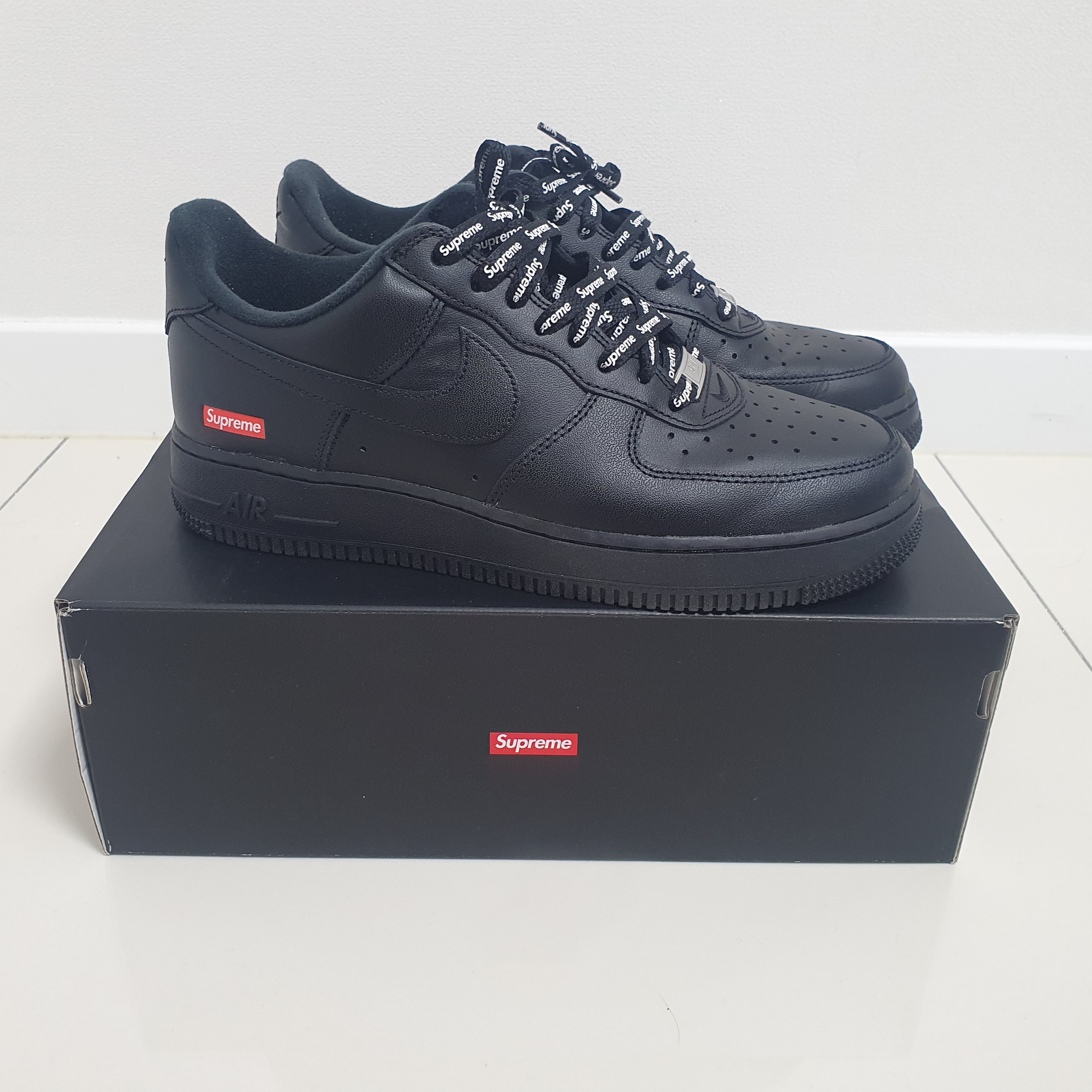 Nike x Supreme Air Force 1 Low Black 착용 스타일