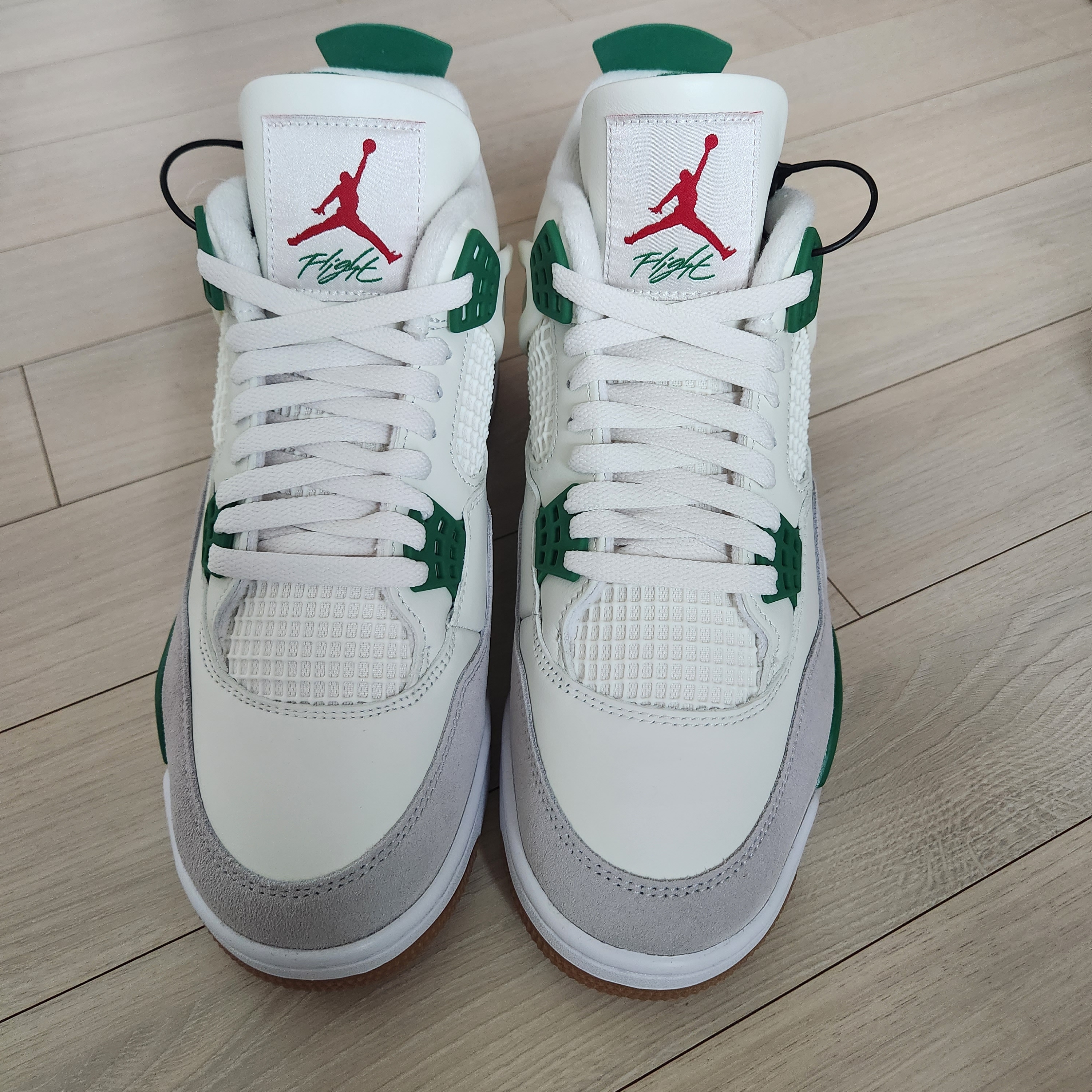 Jordan 4 x Nike SB Retro SP Pine Green 착용 스타일 - 2