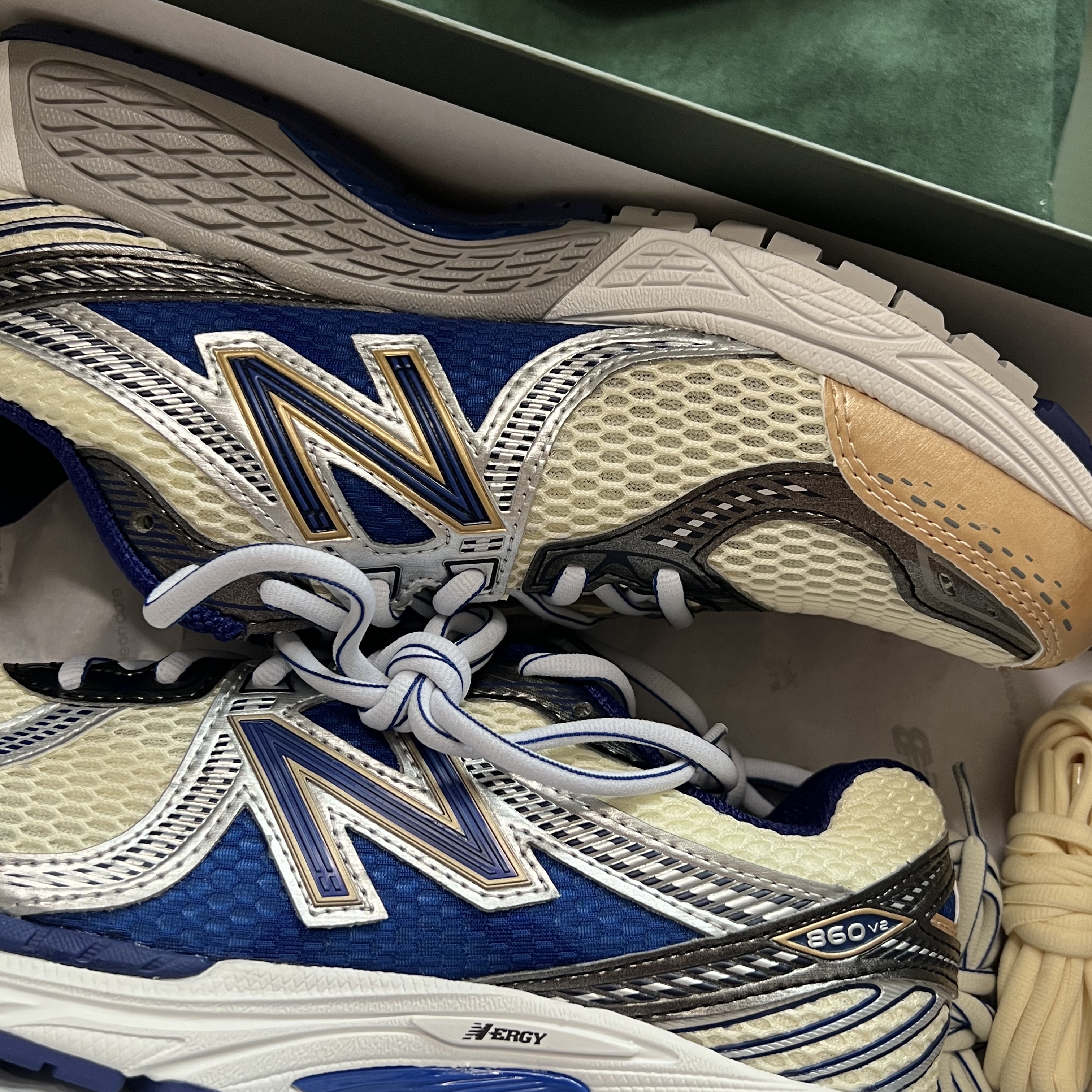New Balance x Aime Leon Dore 860v2 Blue 착용 스타일